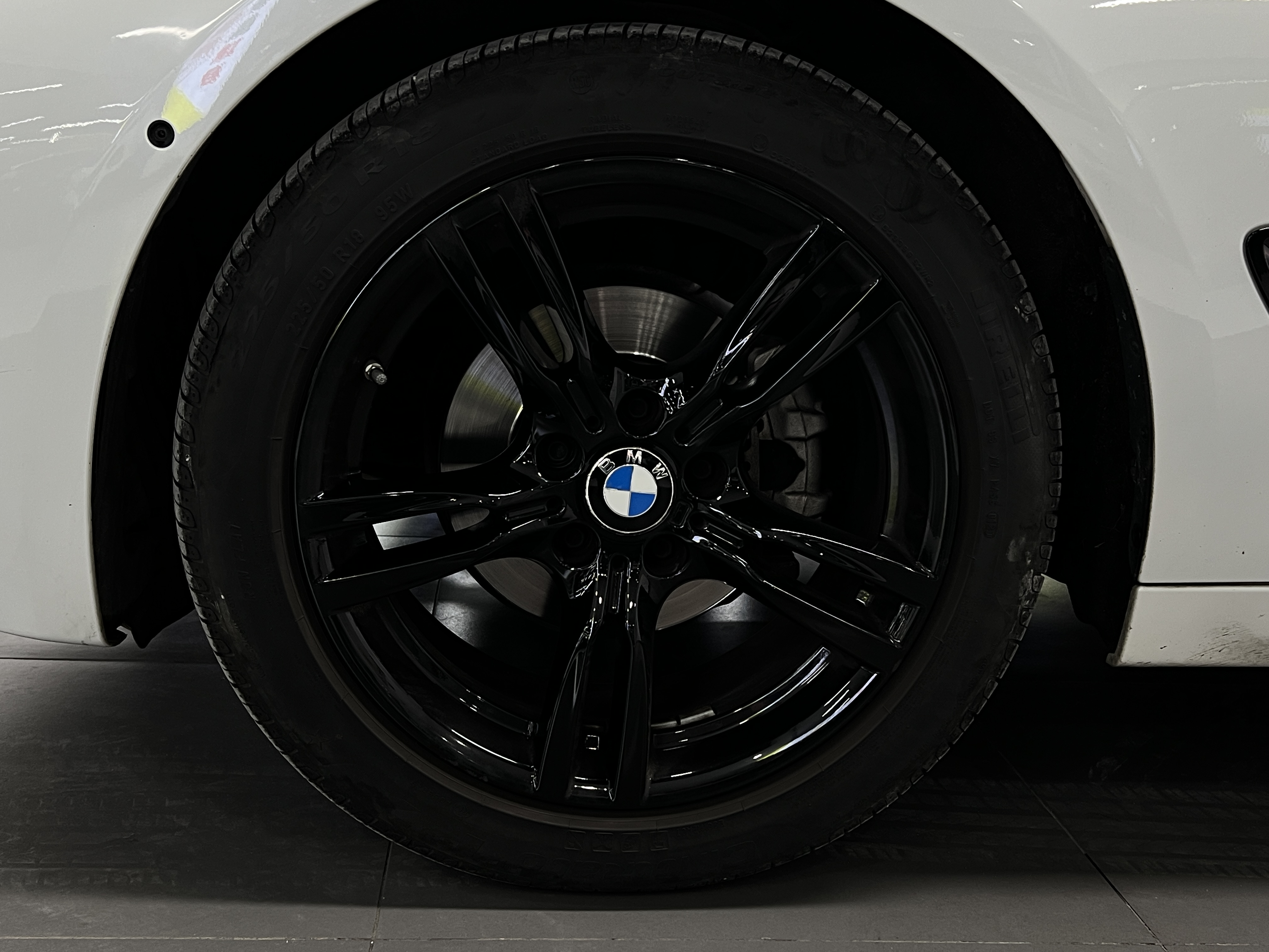 BMW 3 Series GT 2020 car image #13