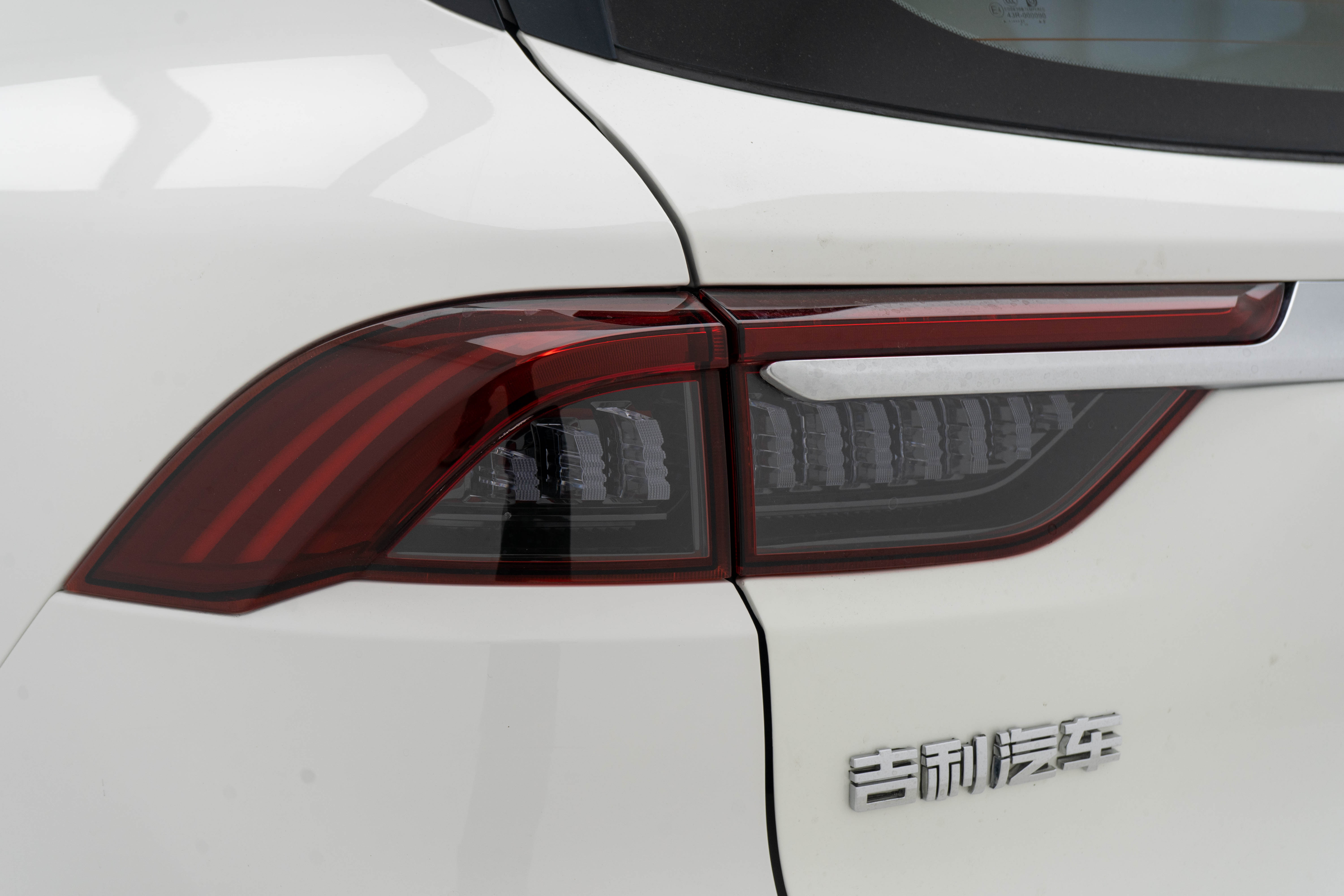 GEELY Okavango 2021 car image #13