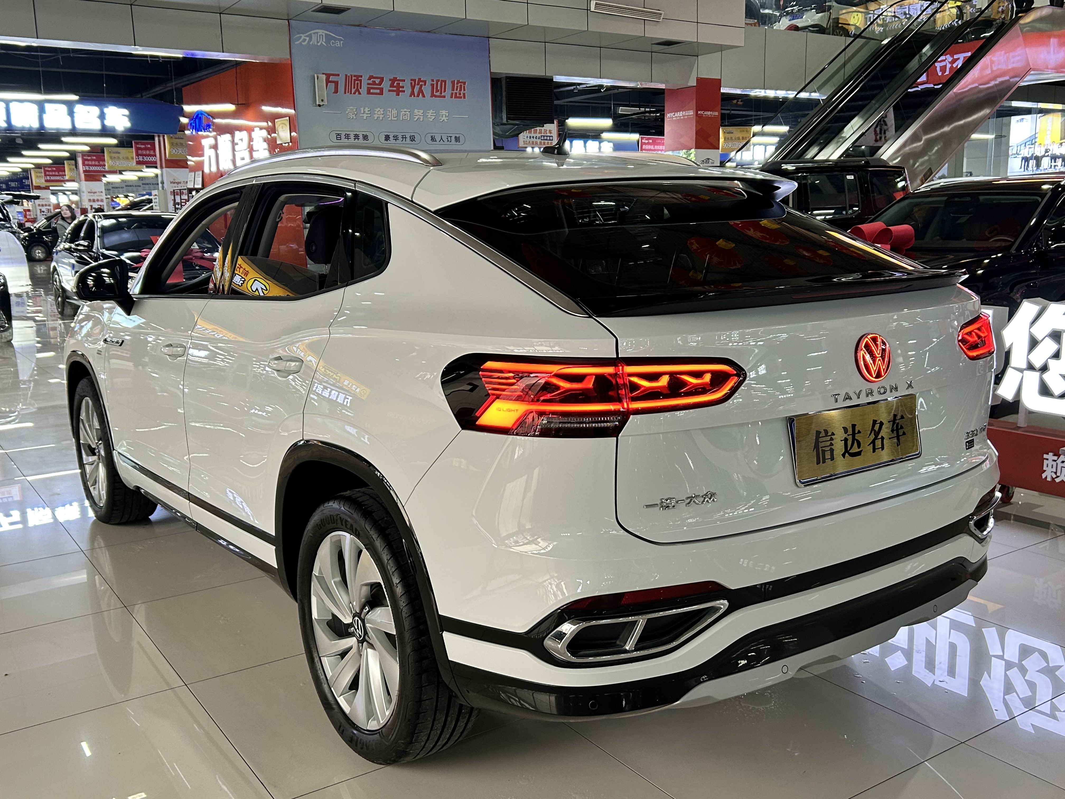 Volkswagen Tayron X 2023 immagine di auto #13