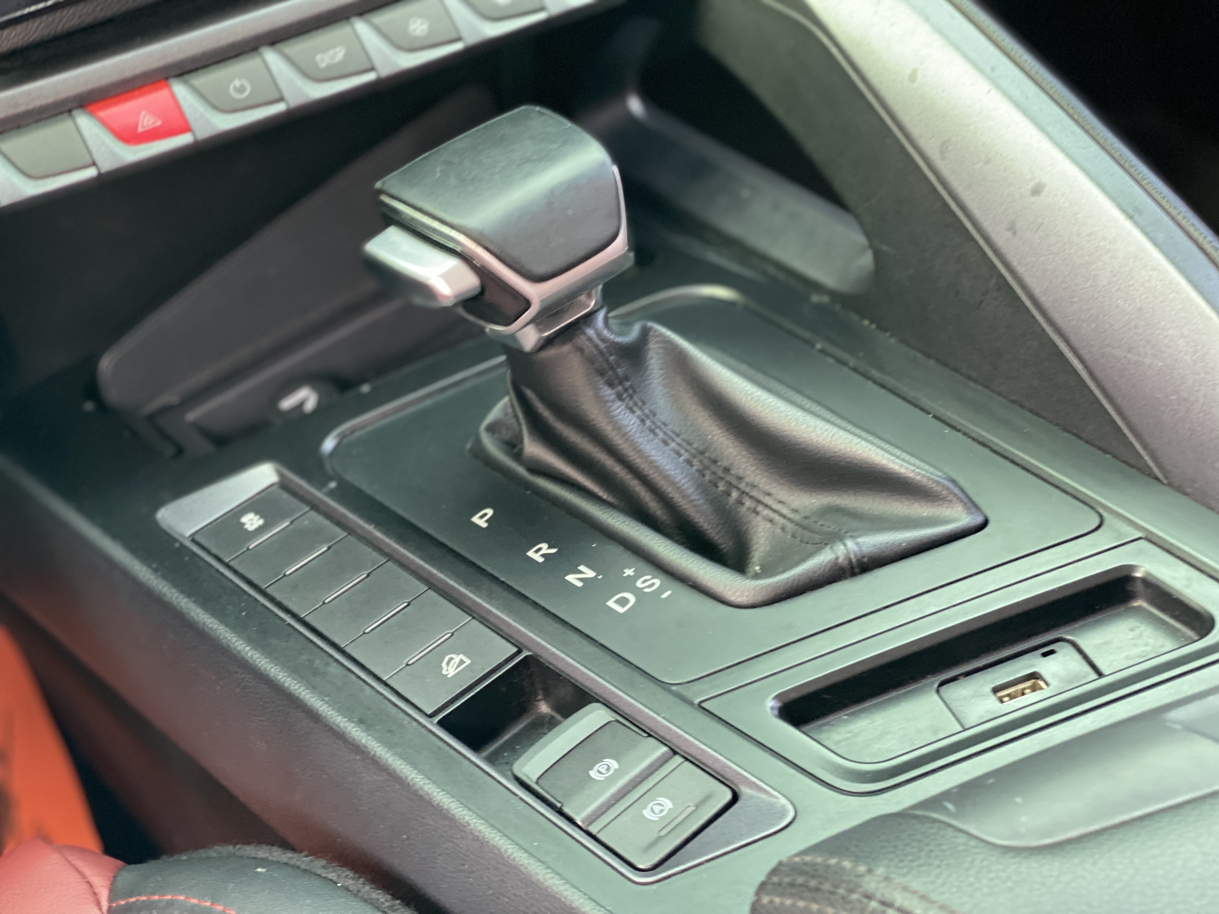 T5 L 2020 car image #13