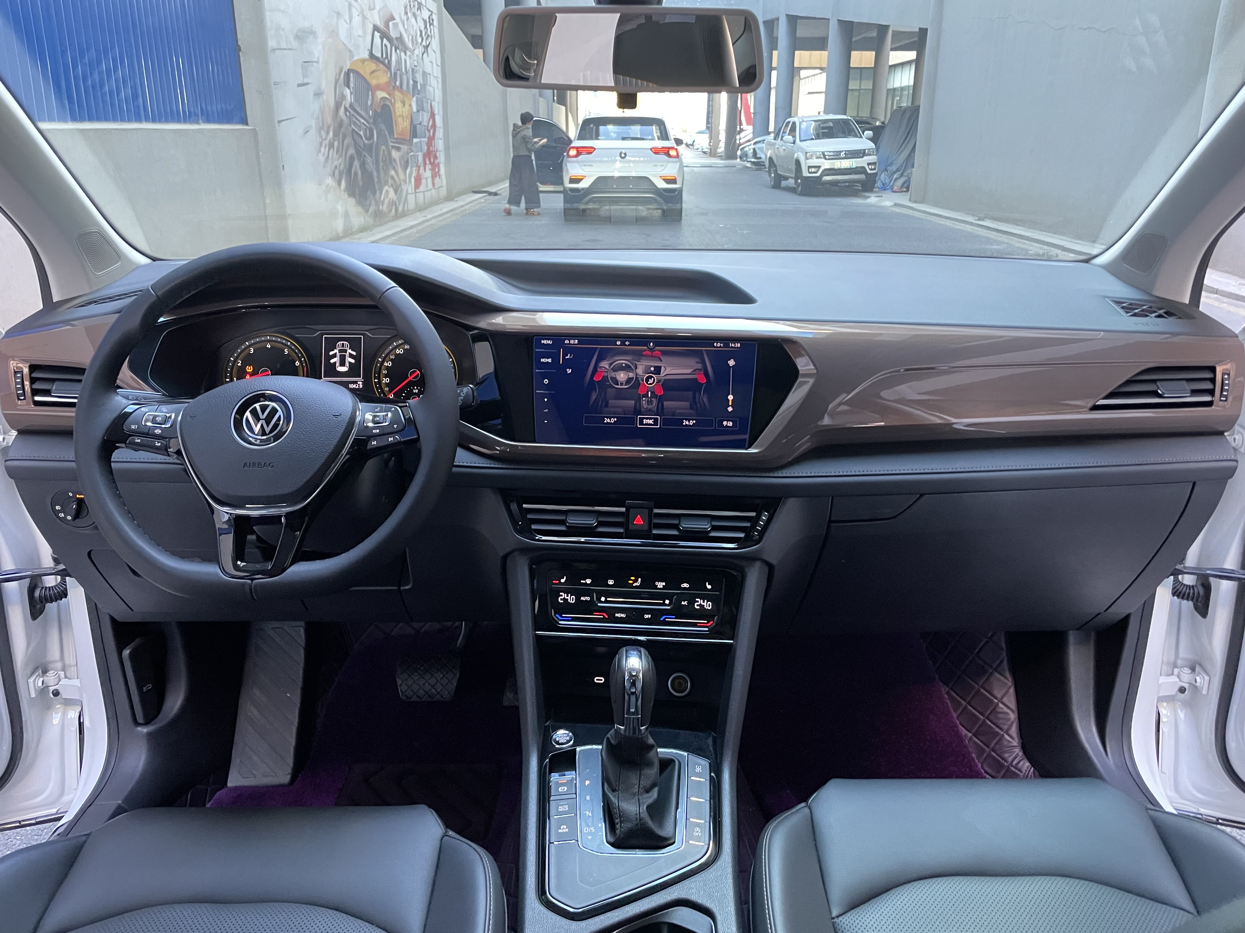 Volkswagen Tharu 2021 car image #13