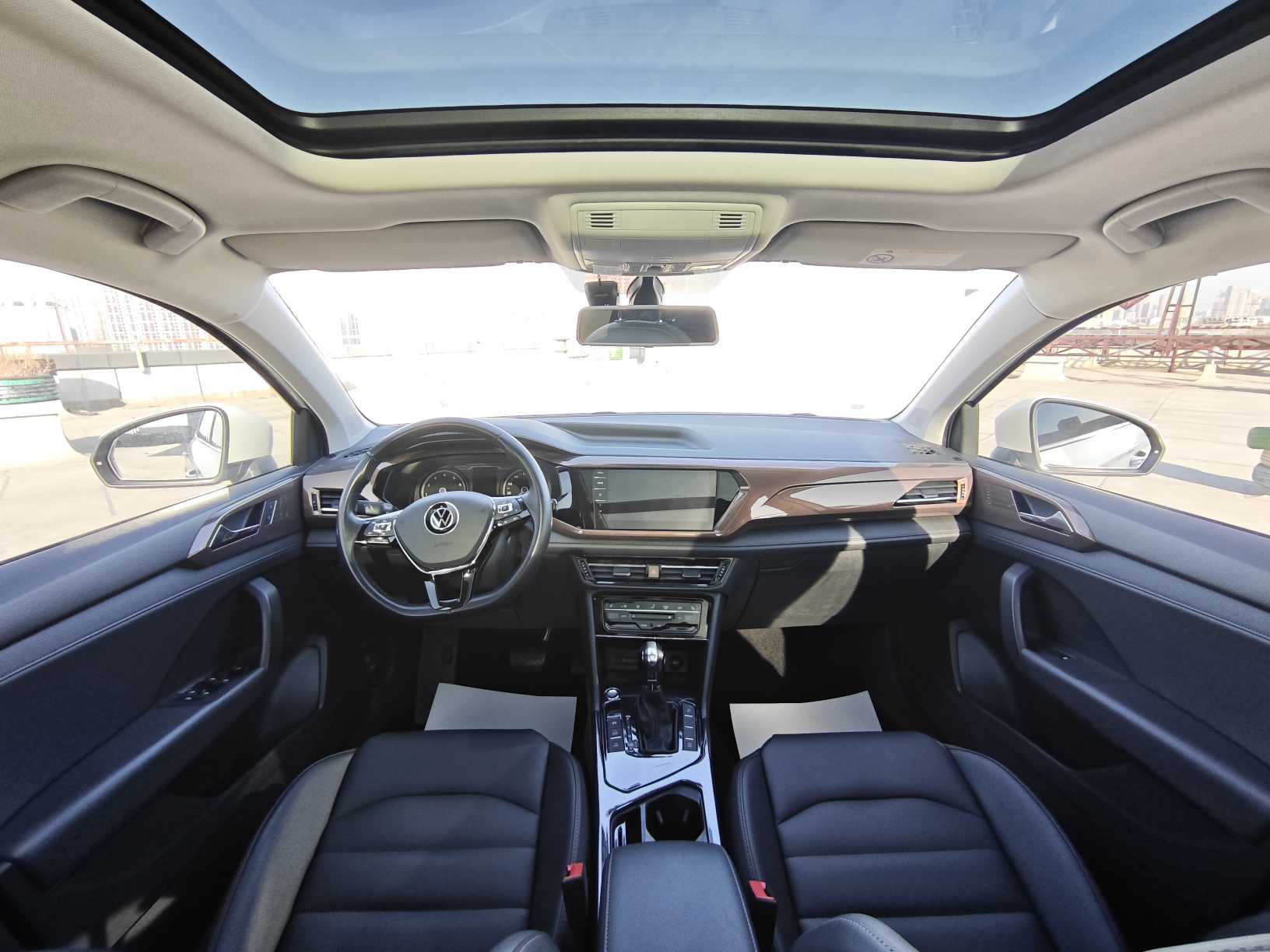 Volkswagen Tharu 2021 car image #13