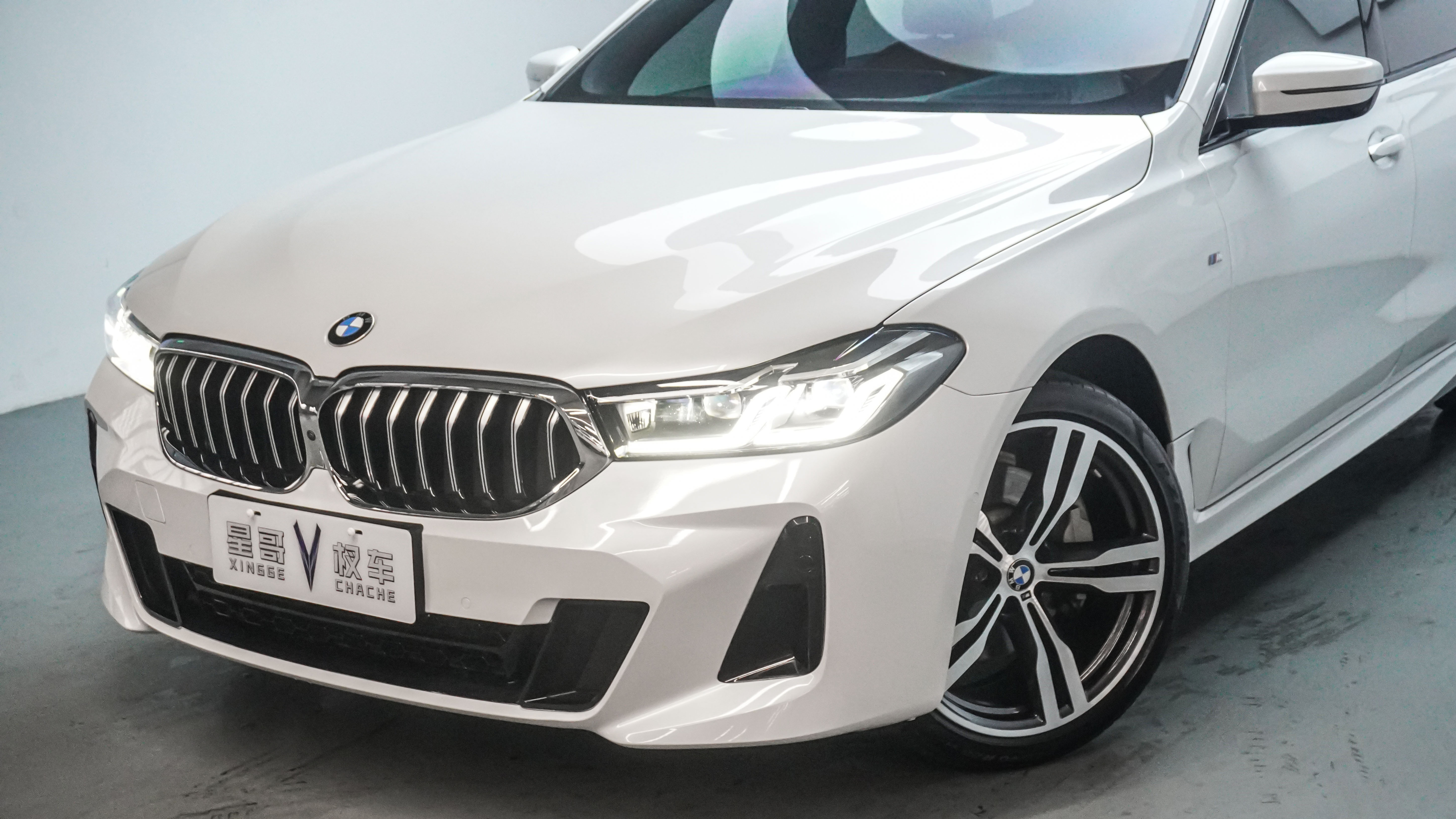 BMW 6 Series GT 2021 car image #13
