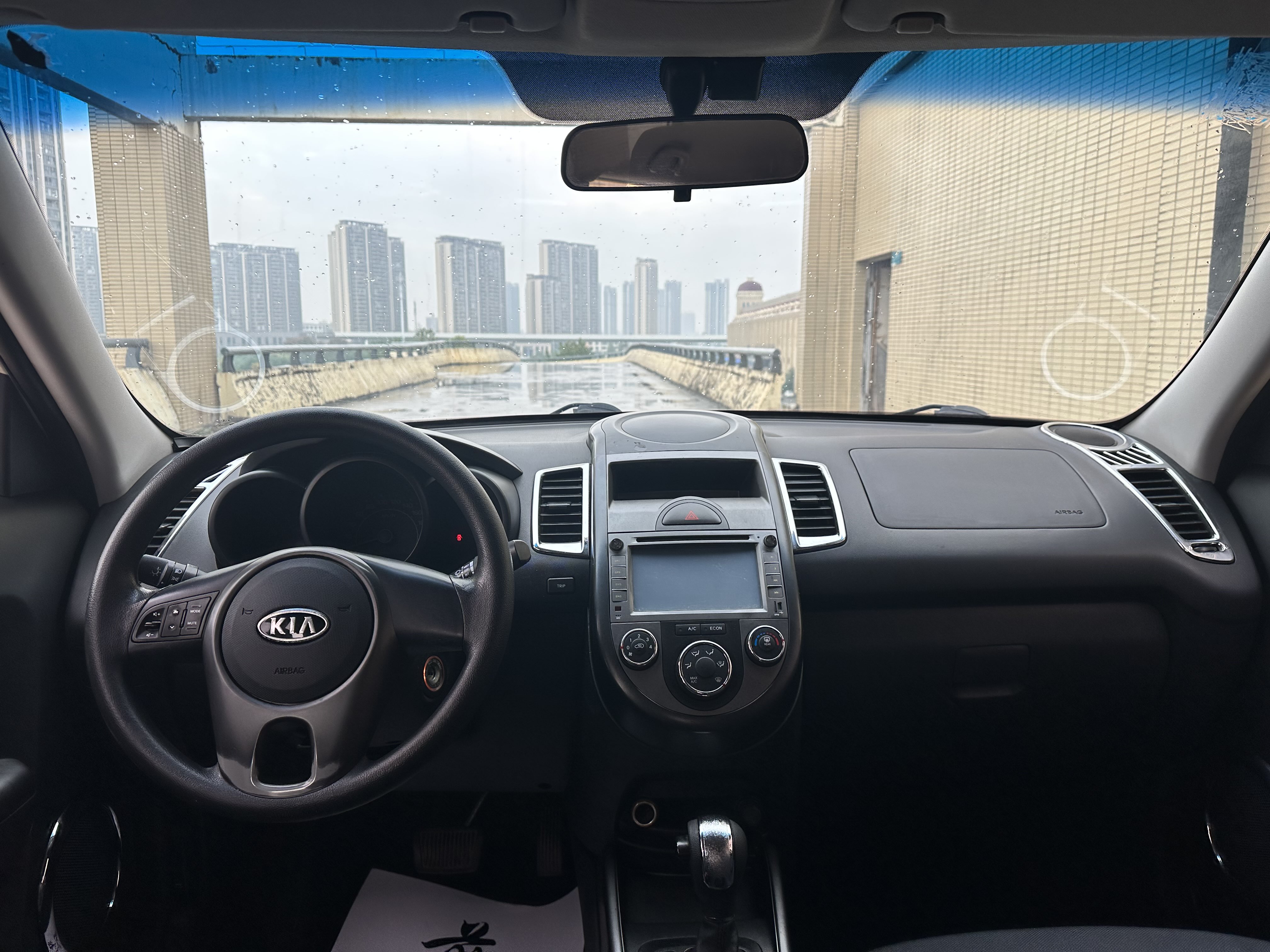 起亚 秀尔 2012 汽车图片 #13