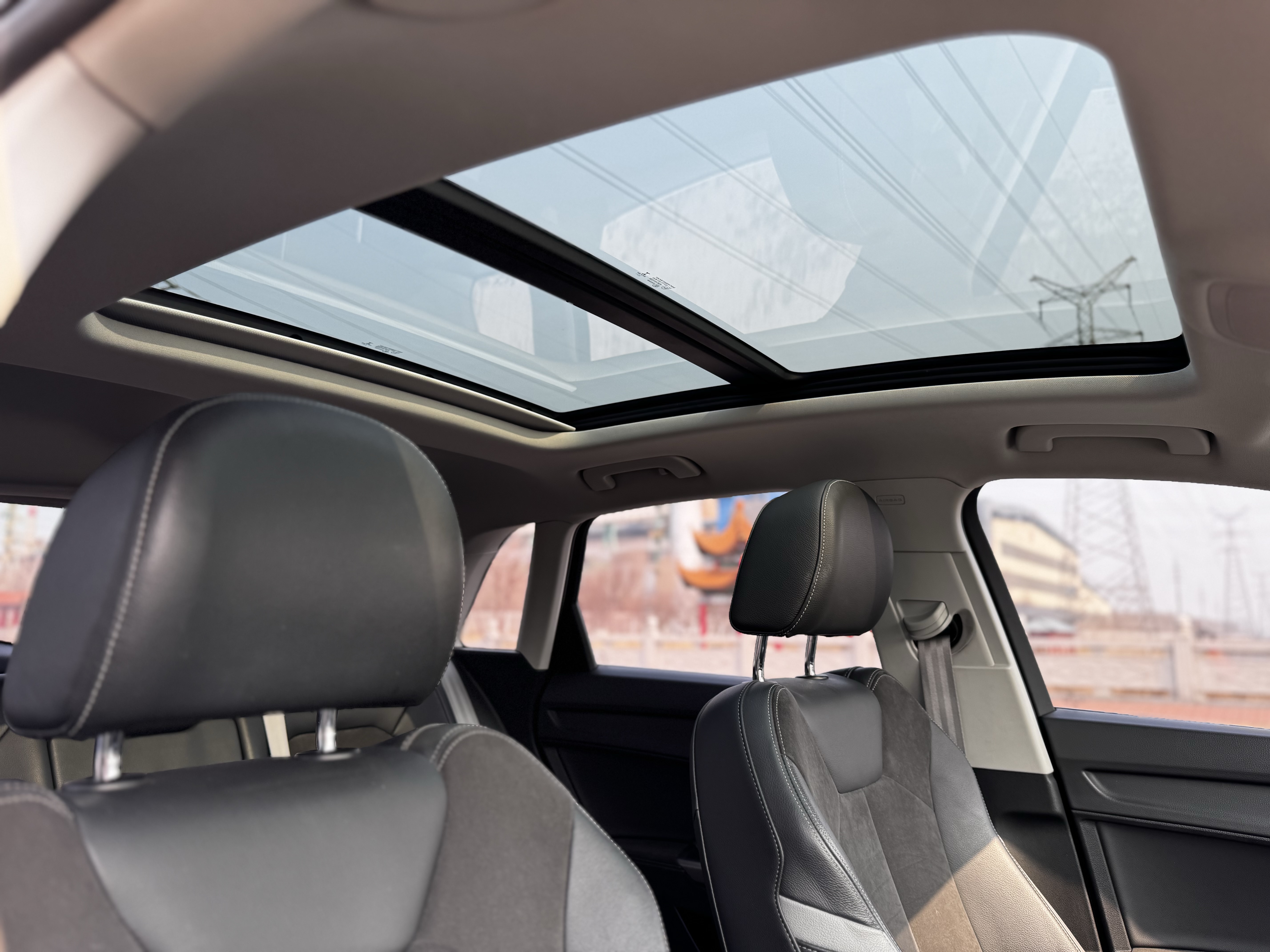 Audi Q3 2021 car image #13