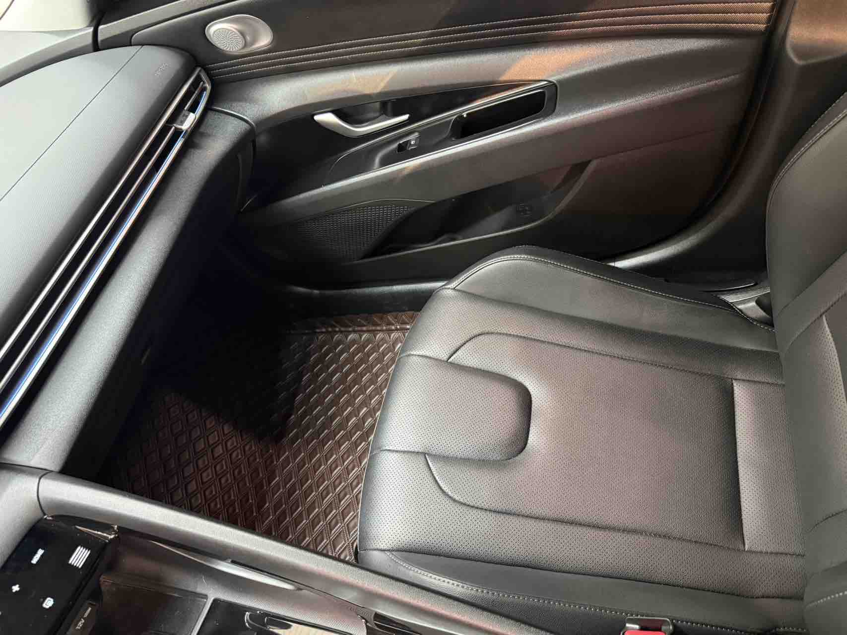 Hyundai Elantra 2021 immagine di auto #13