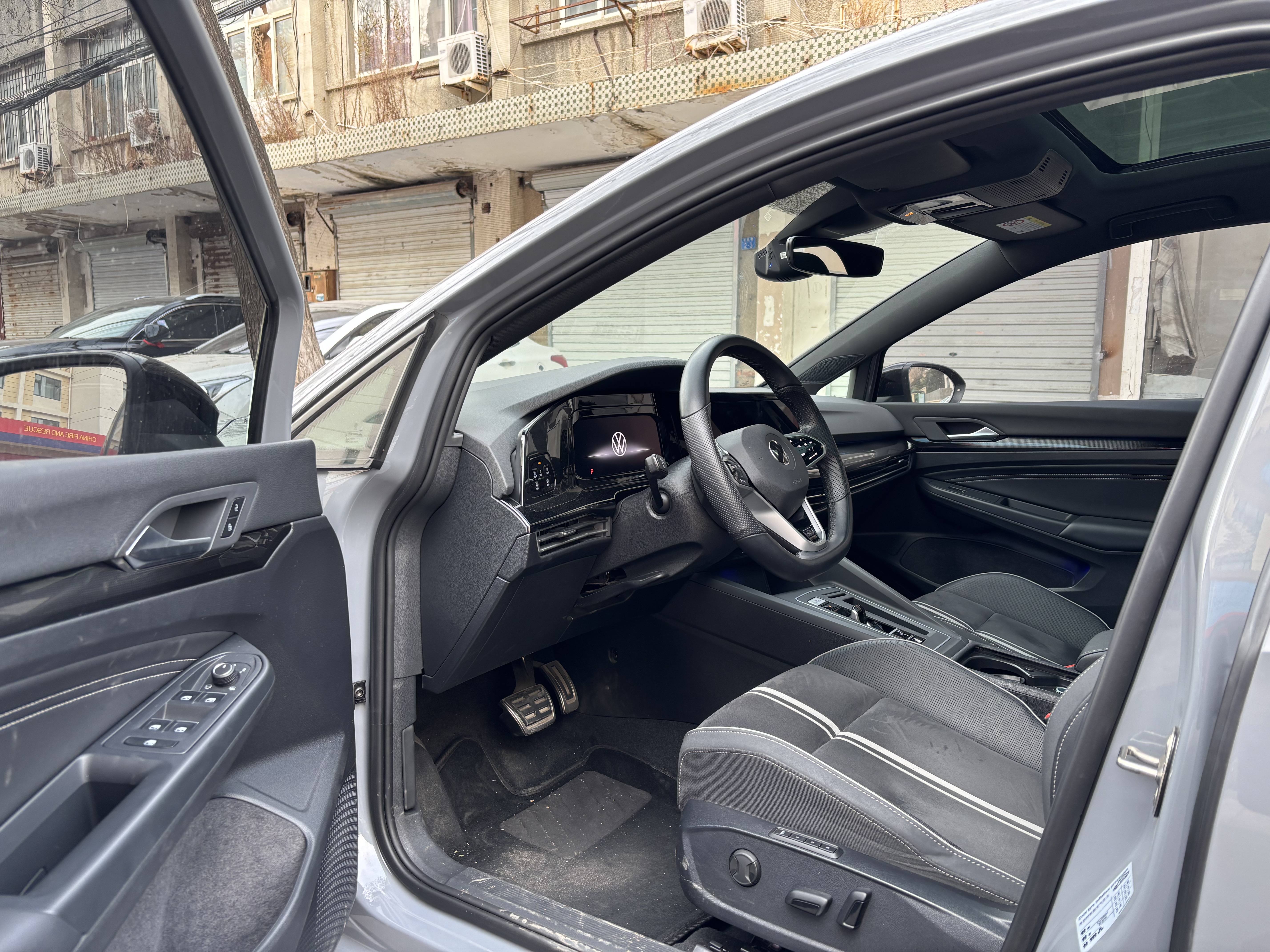 Volkswagen Golf 2022 car image #13