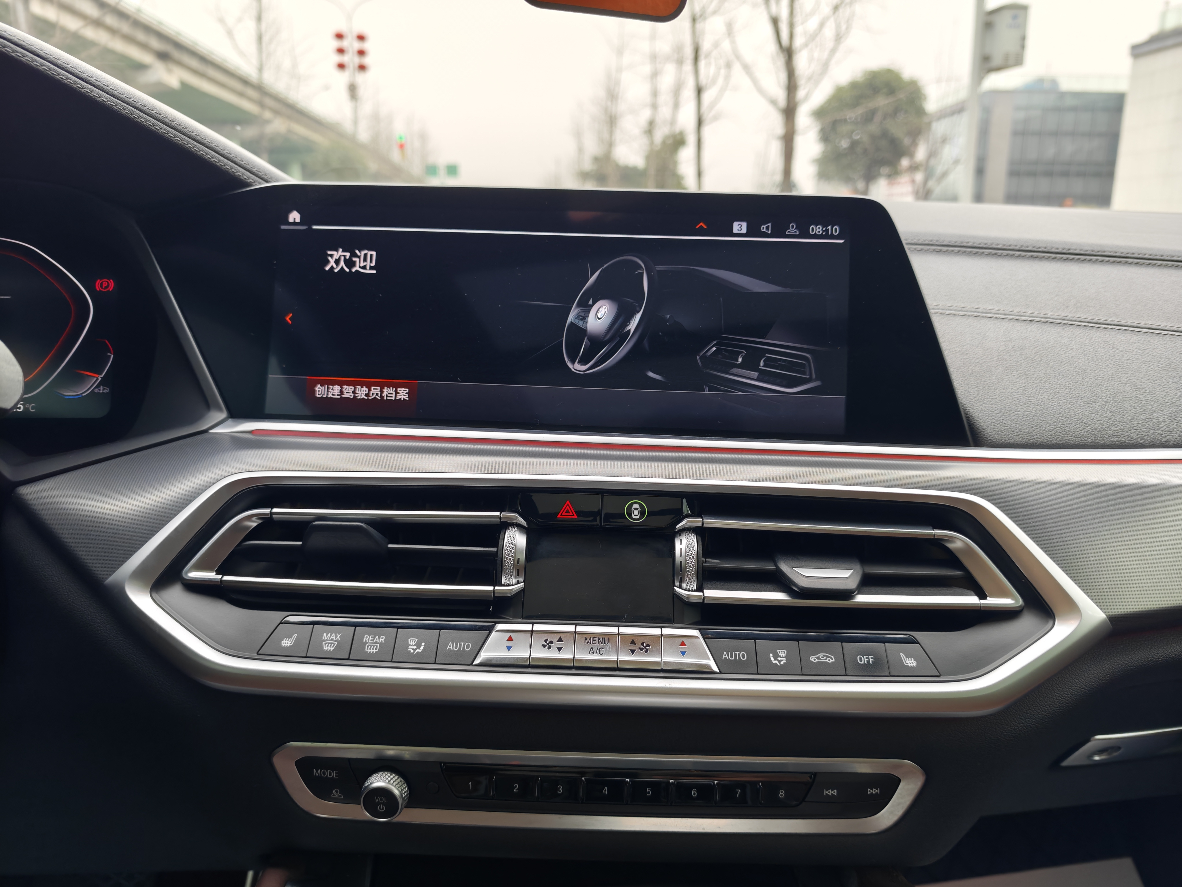 BMW X6 2021 car image #13