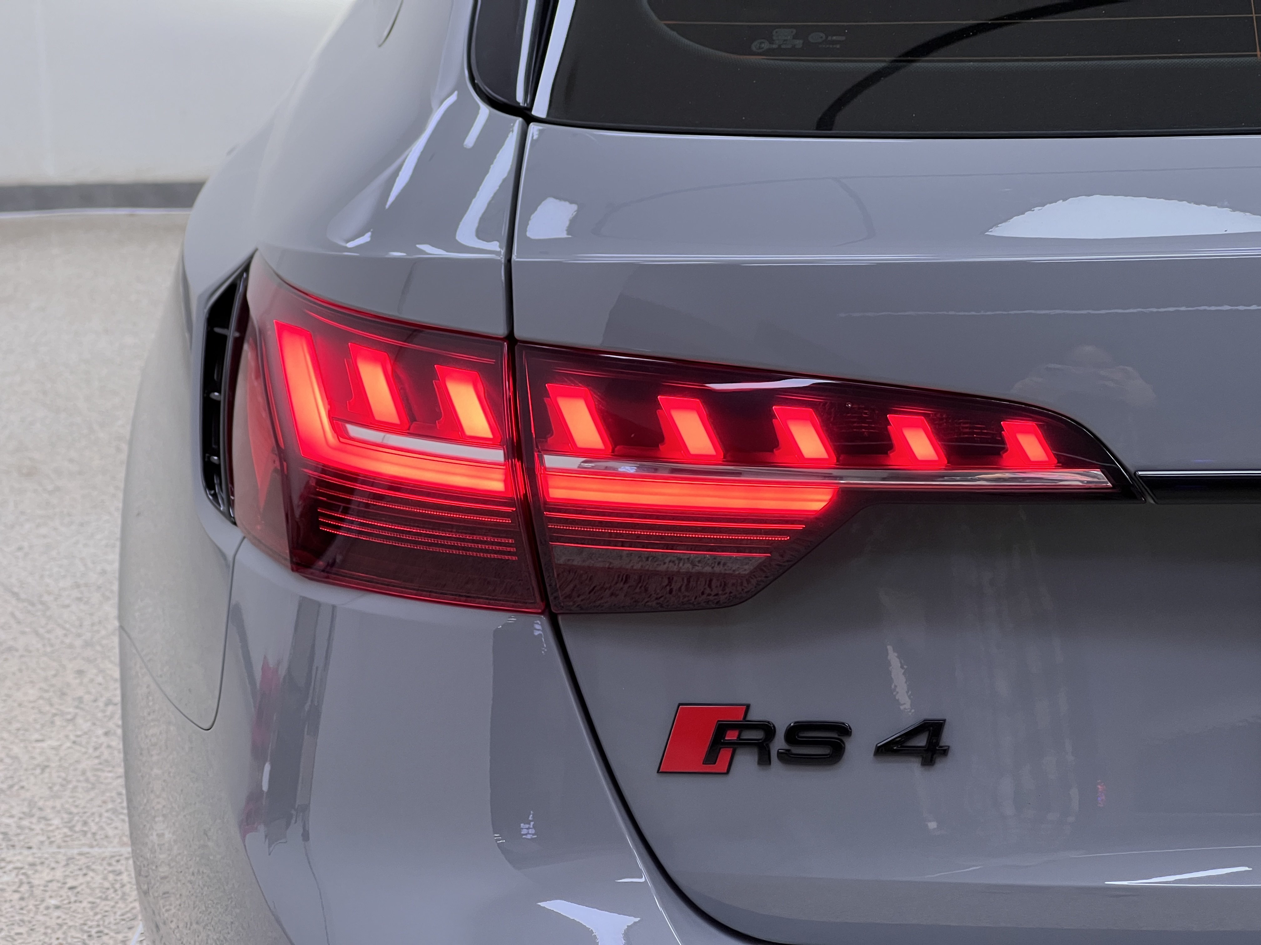 Audi RS 4 2021 car image #13