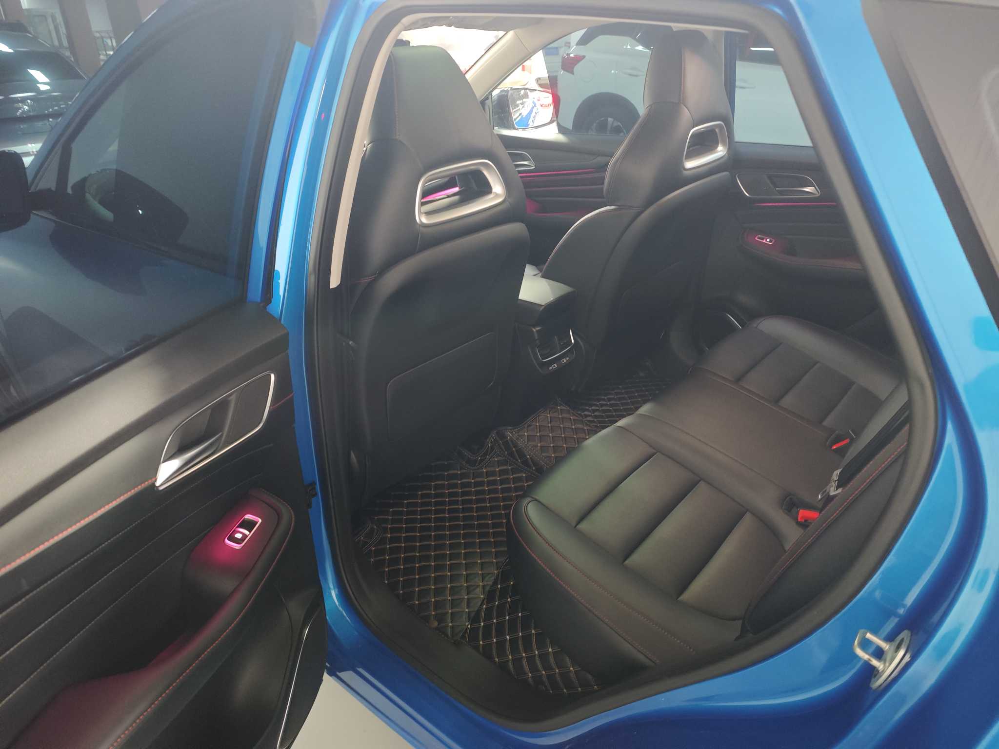 MG Pilot 2023 car image #13