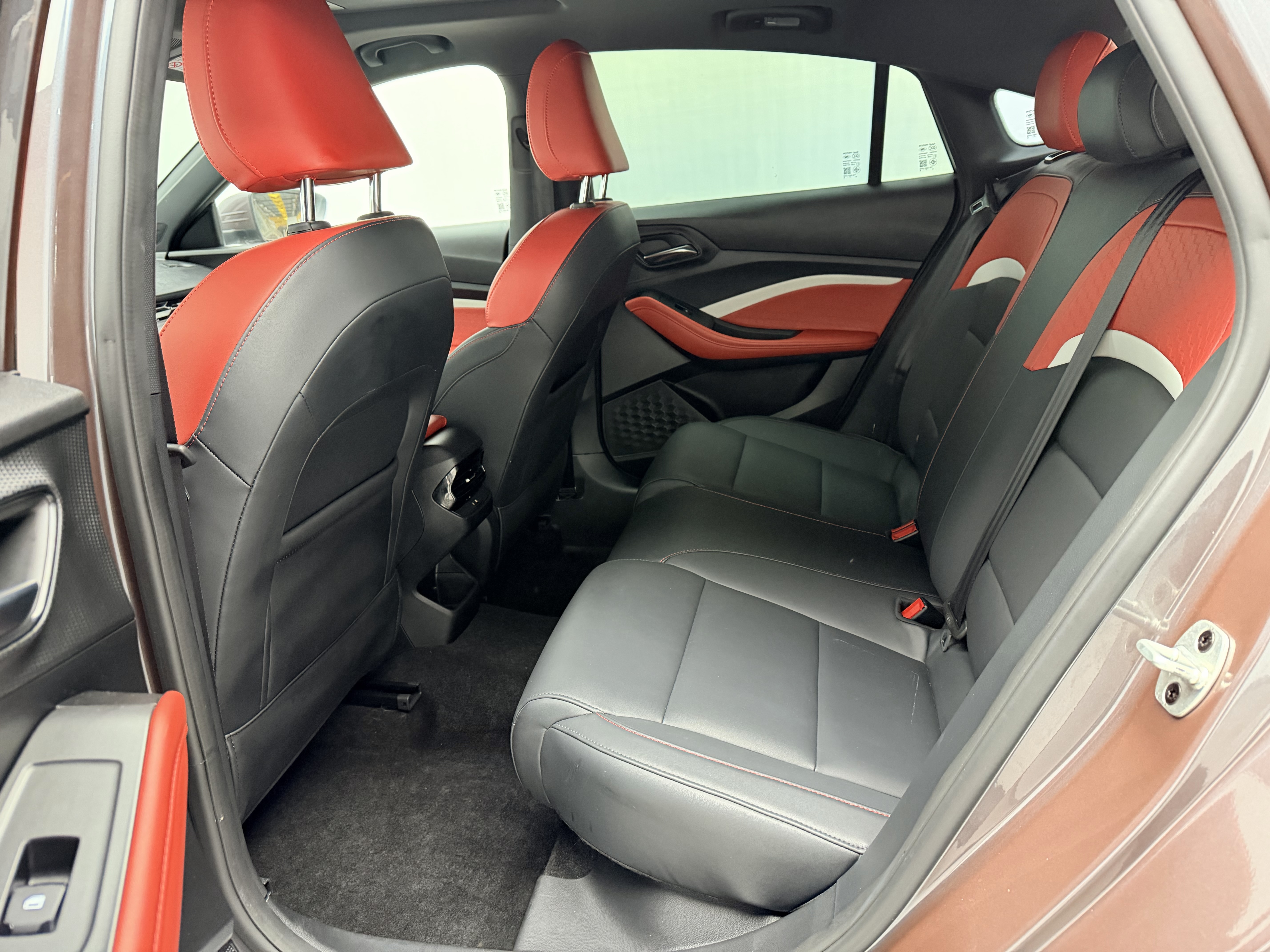 5 2022 immagine di auto #13