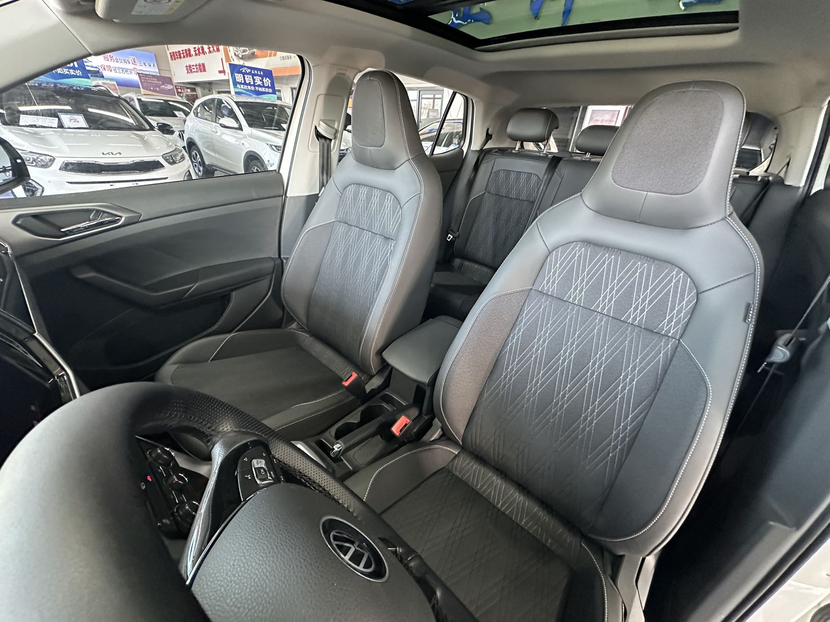Volkswagen T-Cross 2021 #13 Volkswagen T-Cross 2021 car image #13