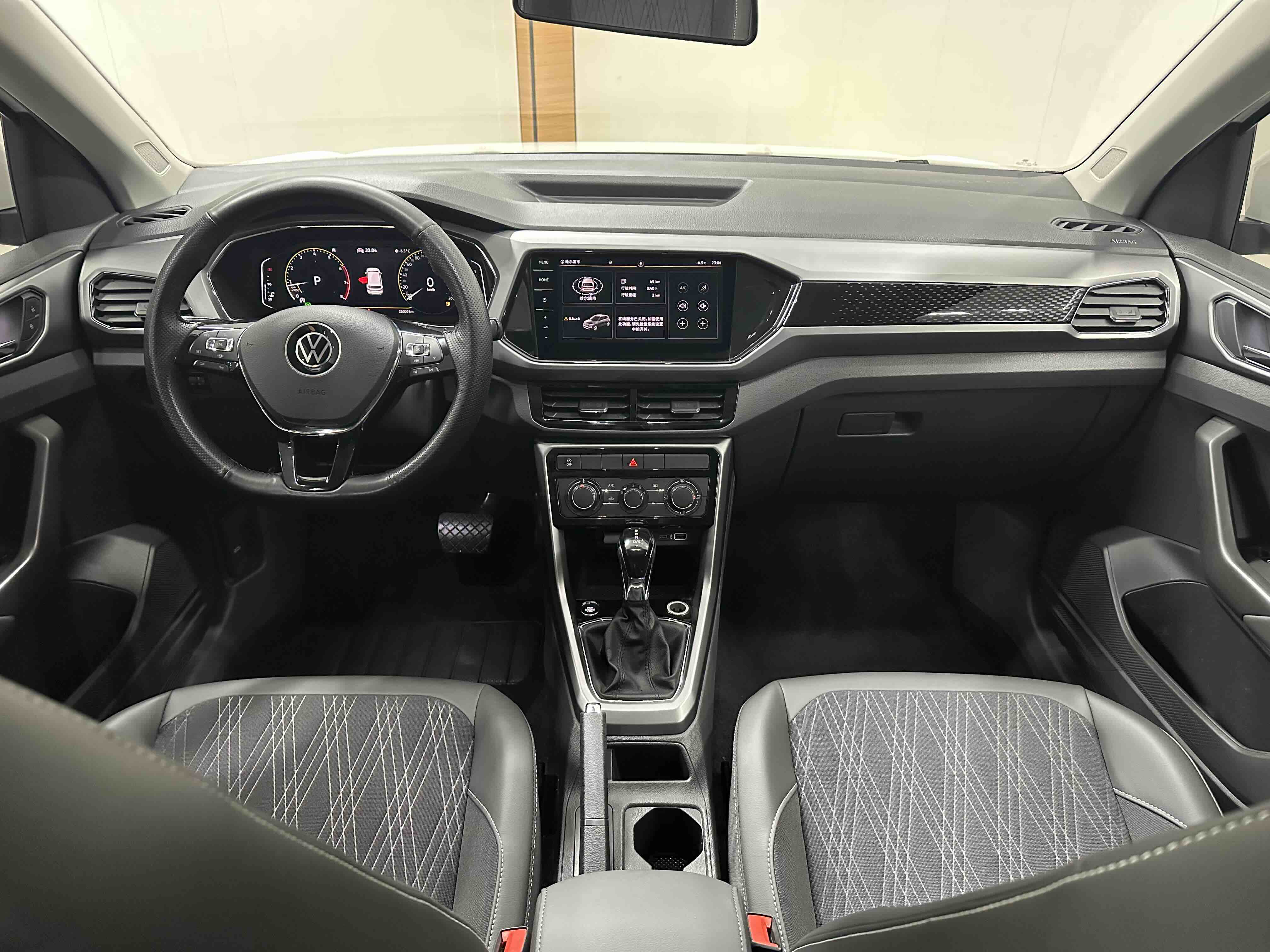Volkswagen T-Cross 2021 car image #13
