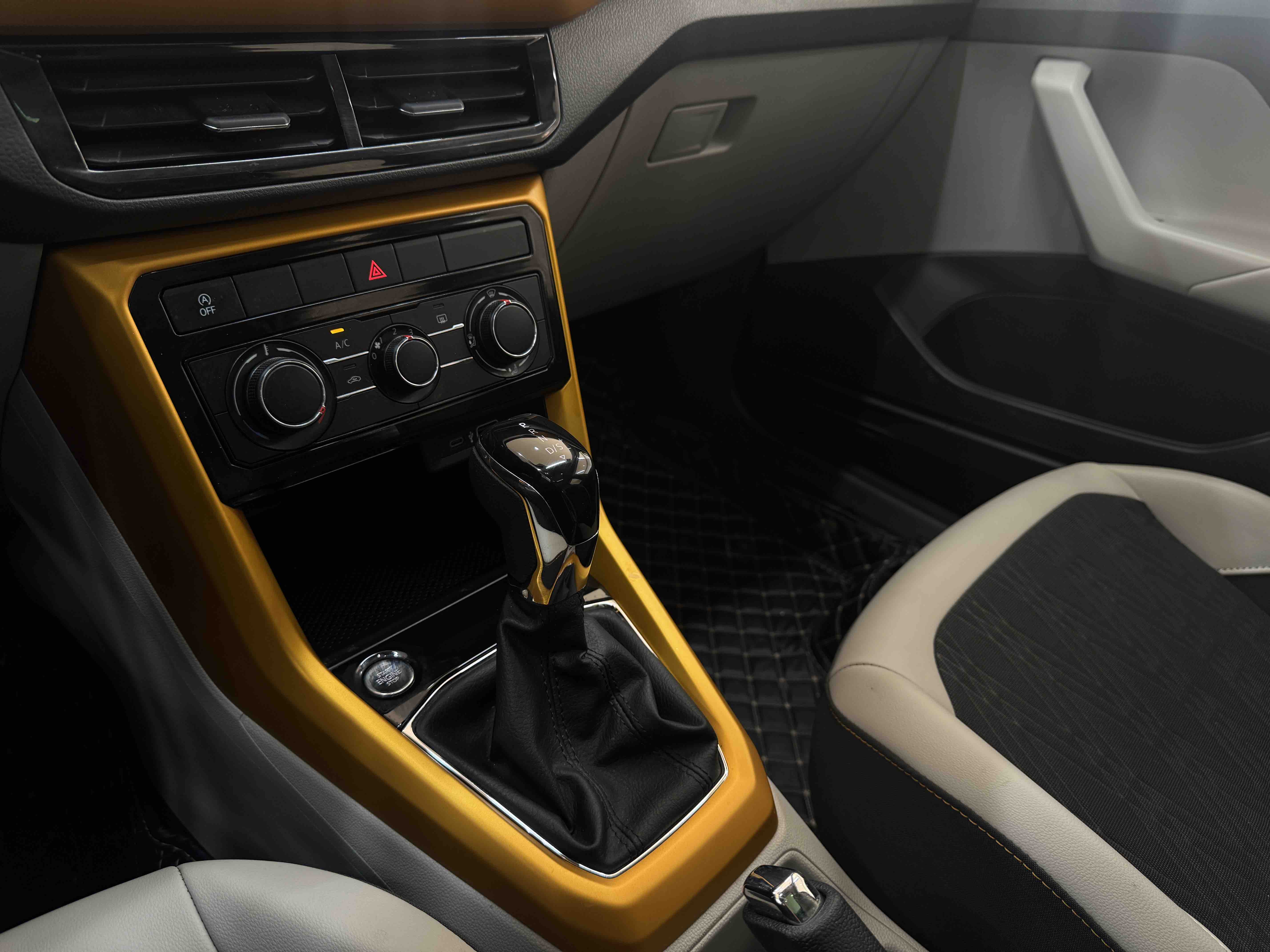 Volkswagen T-Cross 2021 car image #13