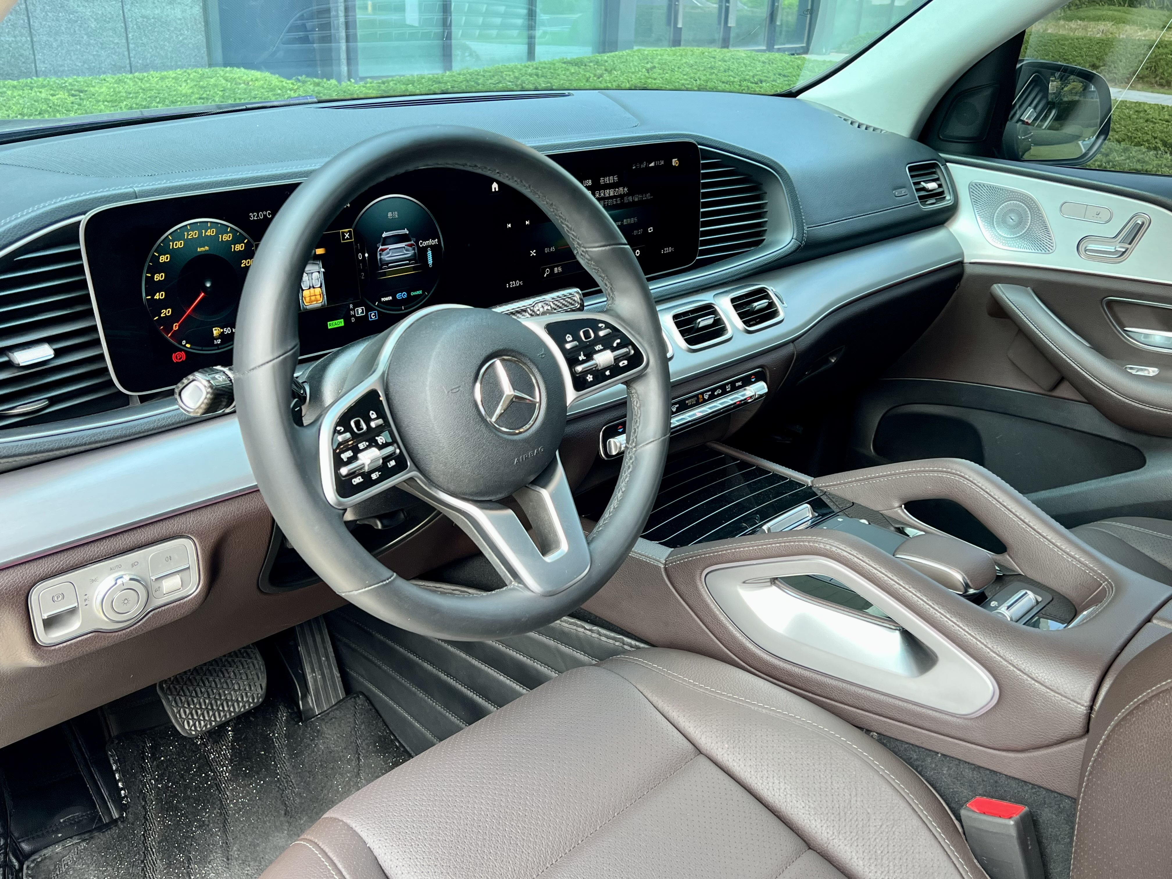 Mercedes-Benz GLE Class 2021 car image #13