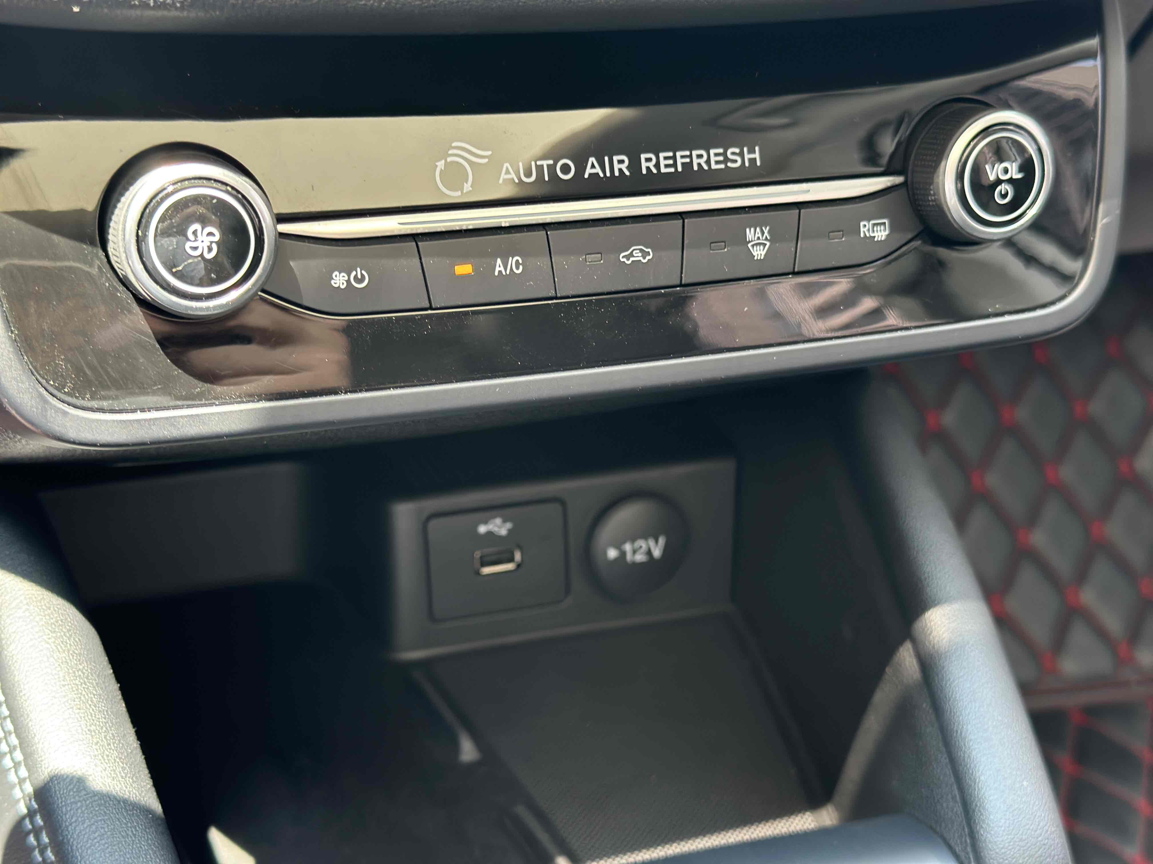 Ford Focus Active 2021 car image #13