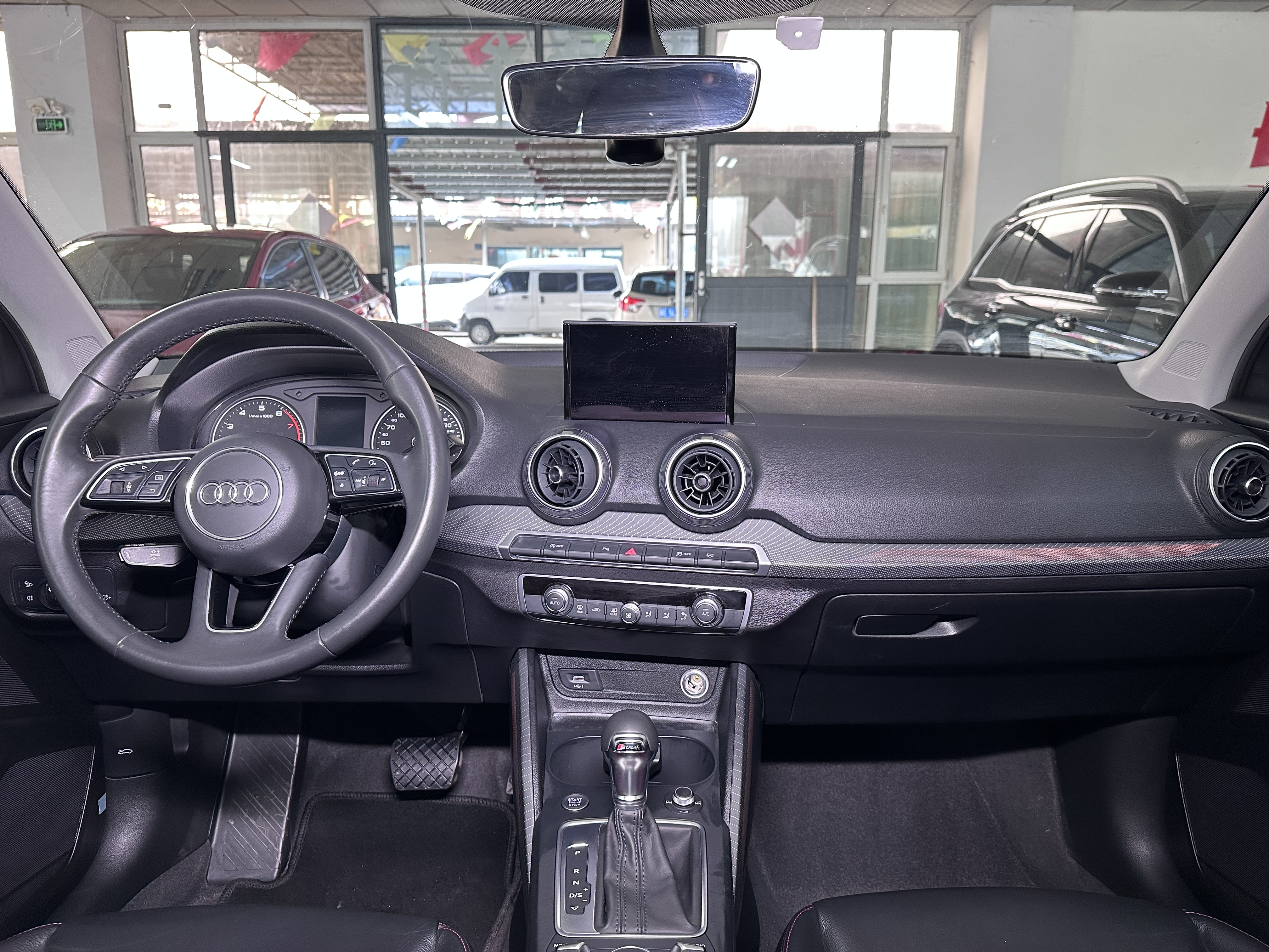 Q2L 2020 car image #13