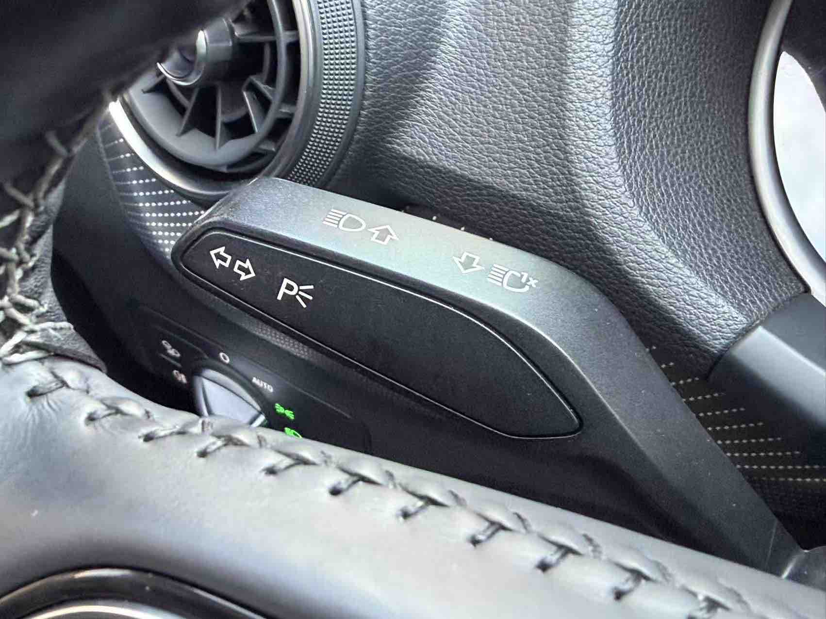 Q2L 2021 car image #13