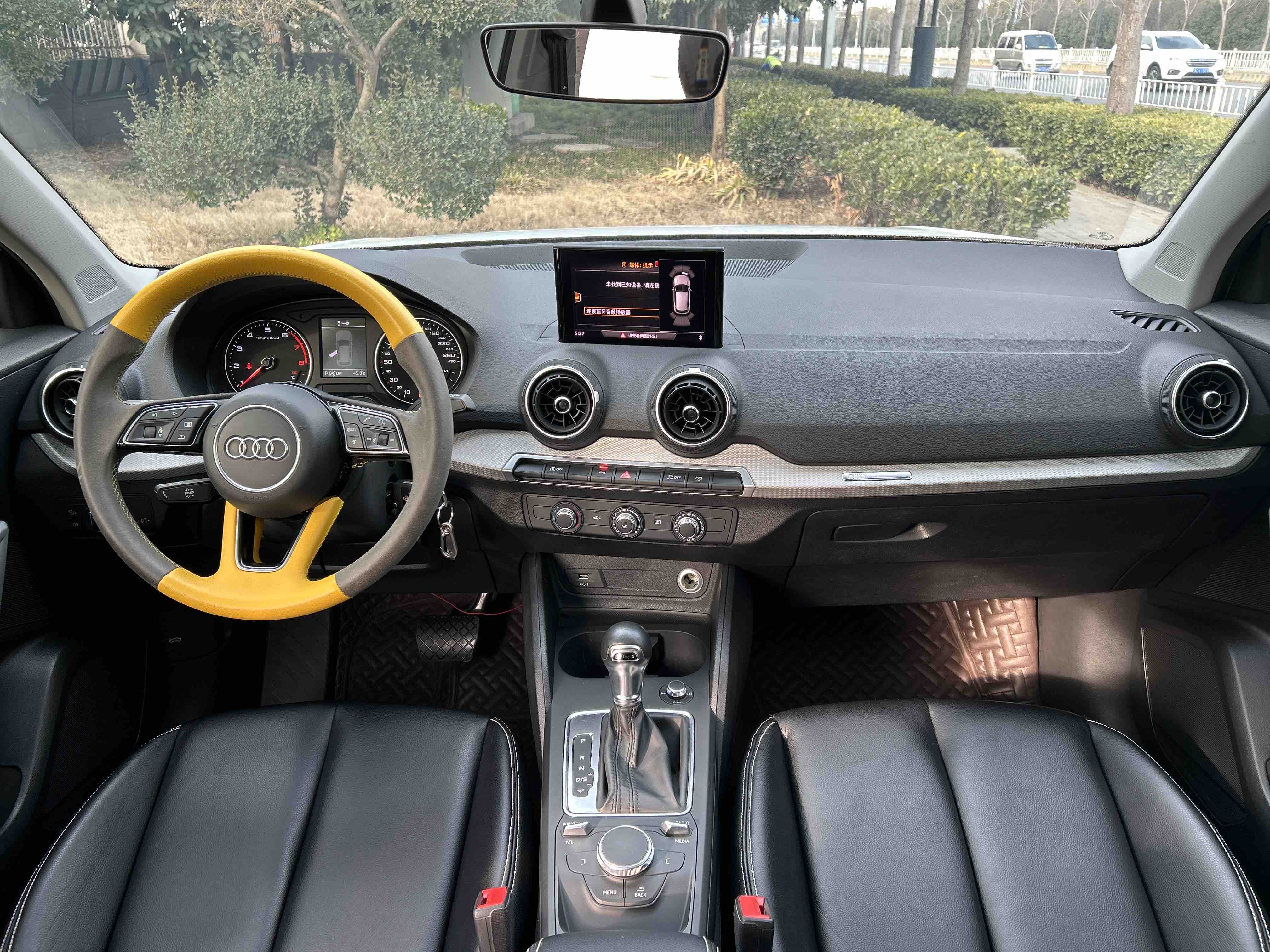 Audi Q2L 2021 car image #13