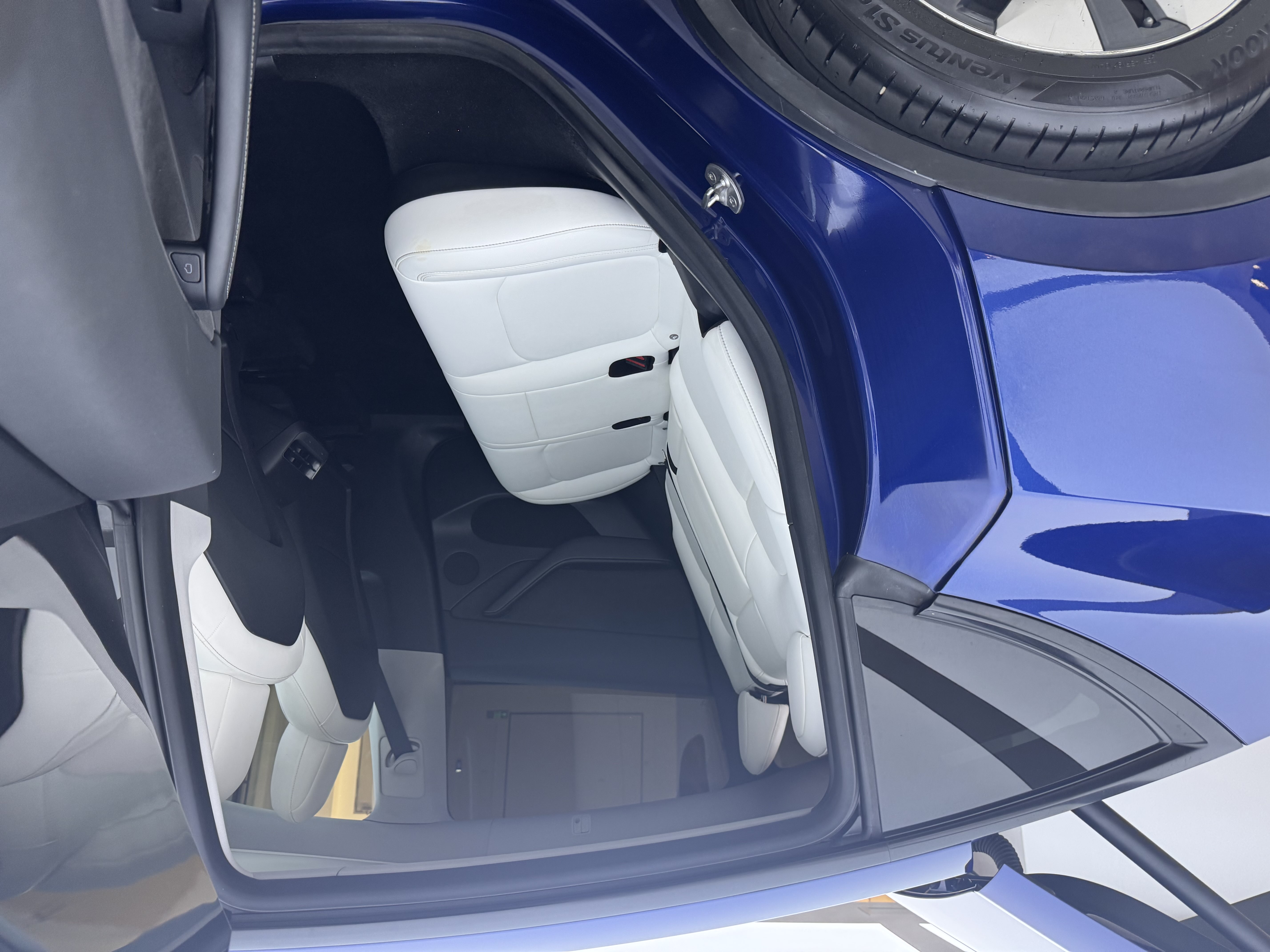 Tesla Model Y 2021 #13 Tesla Model Y 2021 car image #13