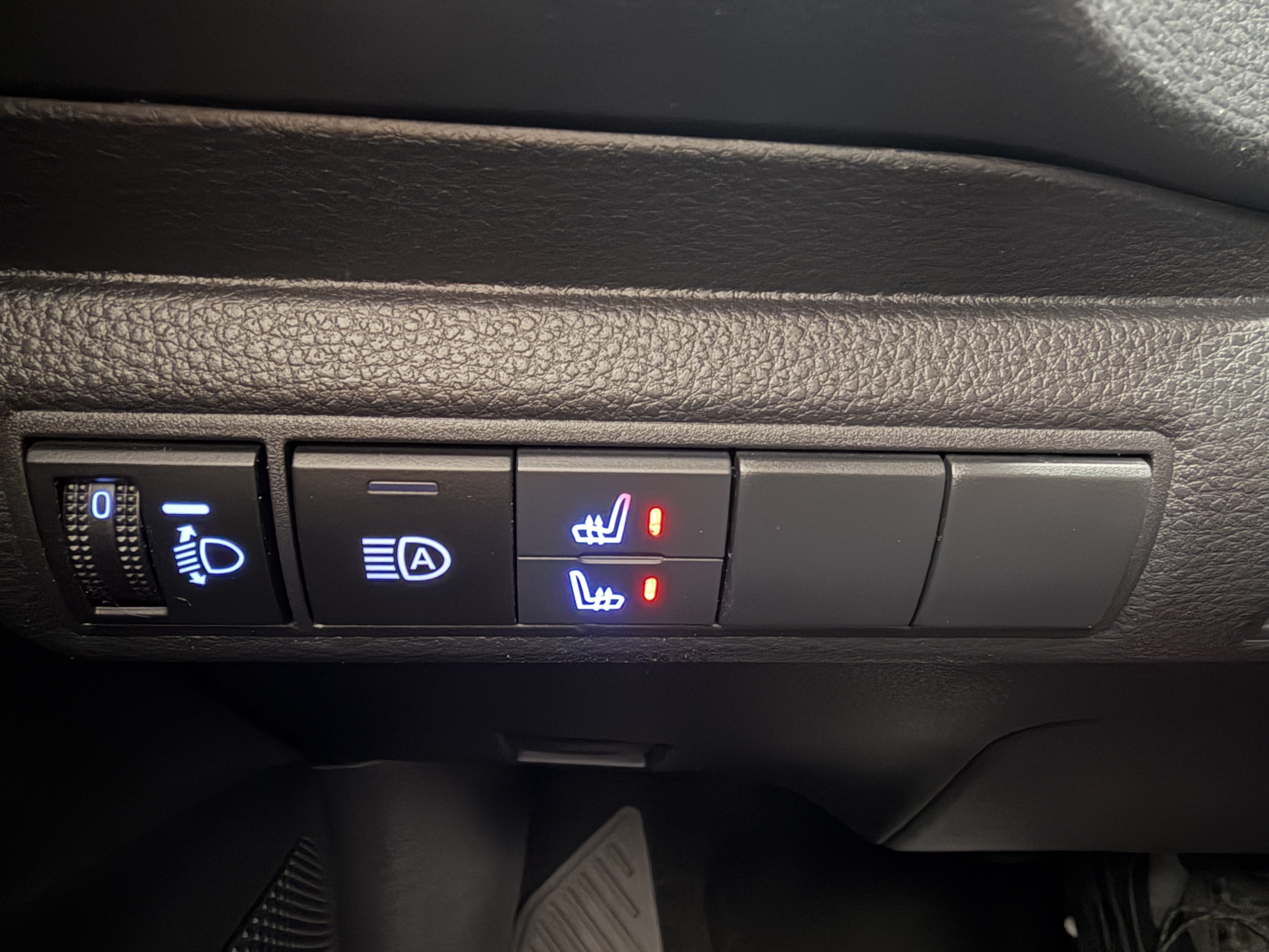Toyota Corolla 2023 car image #13