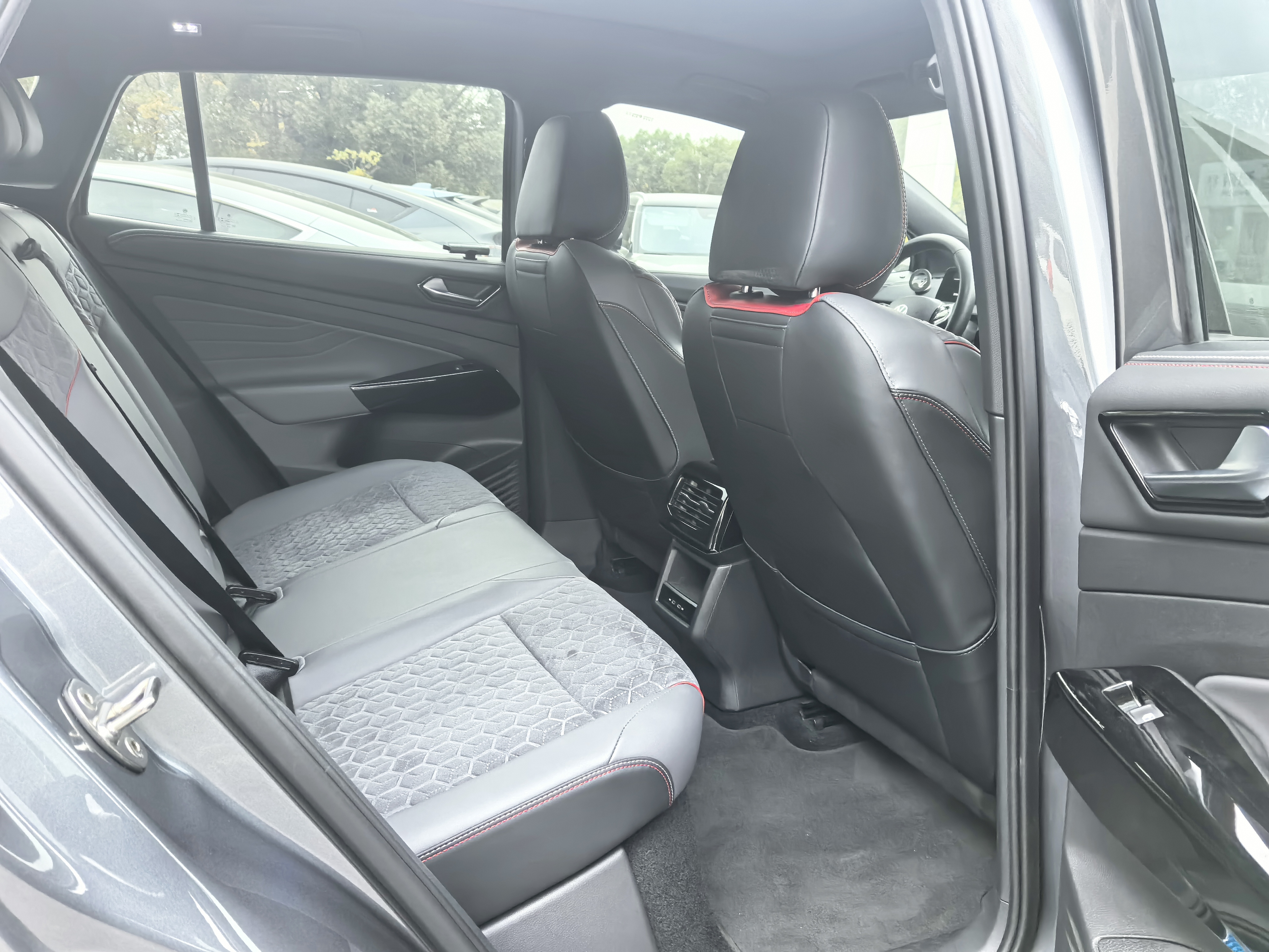 Volkswagen ID.4 X 2021 #13 Volkswagen ID.4 X 2021 immagine di auto #13