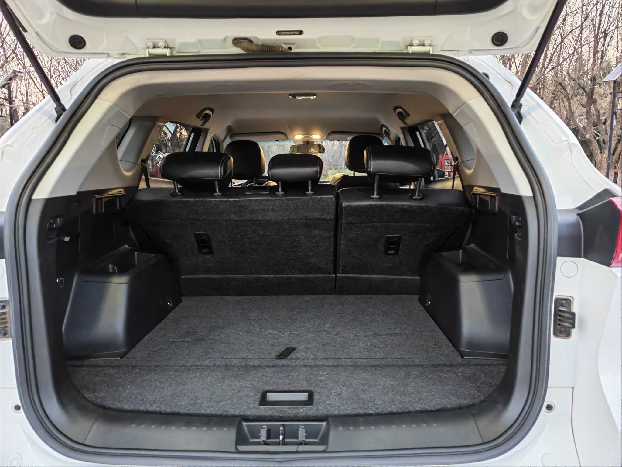 X70 2021 car image #13