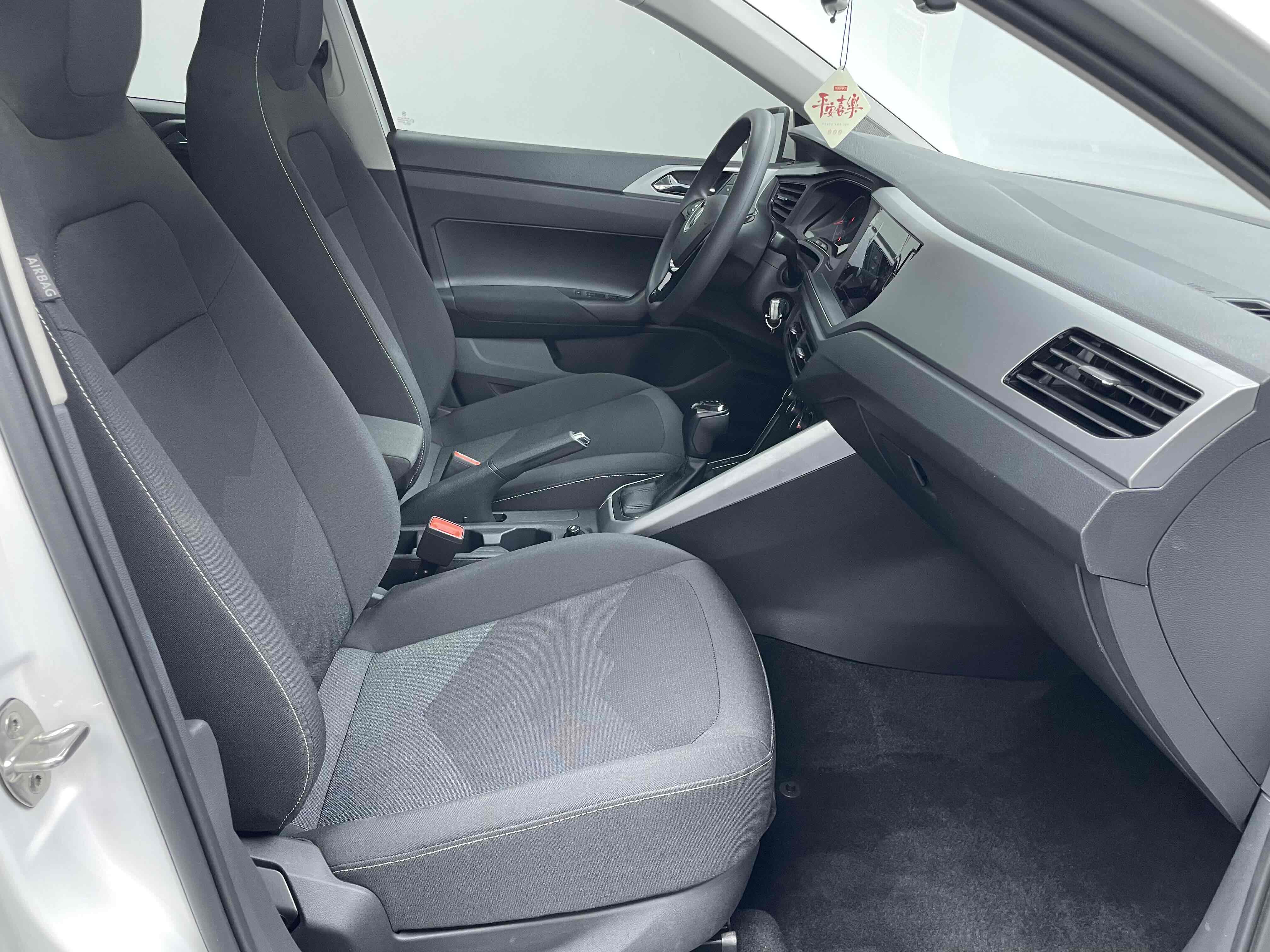 Volkswagen Polo 2022 car image #13