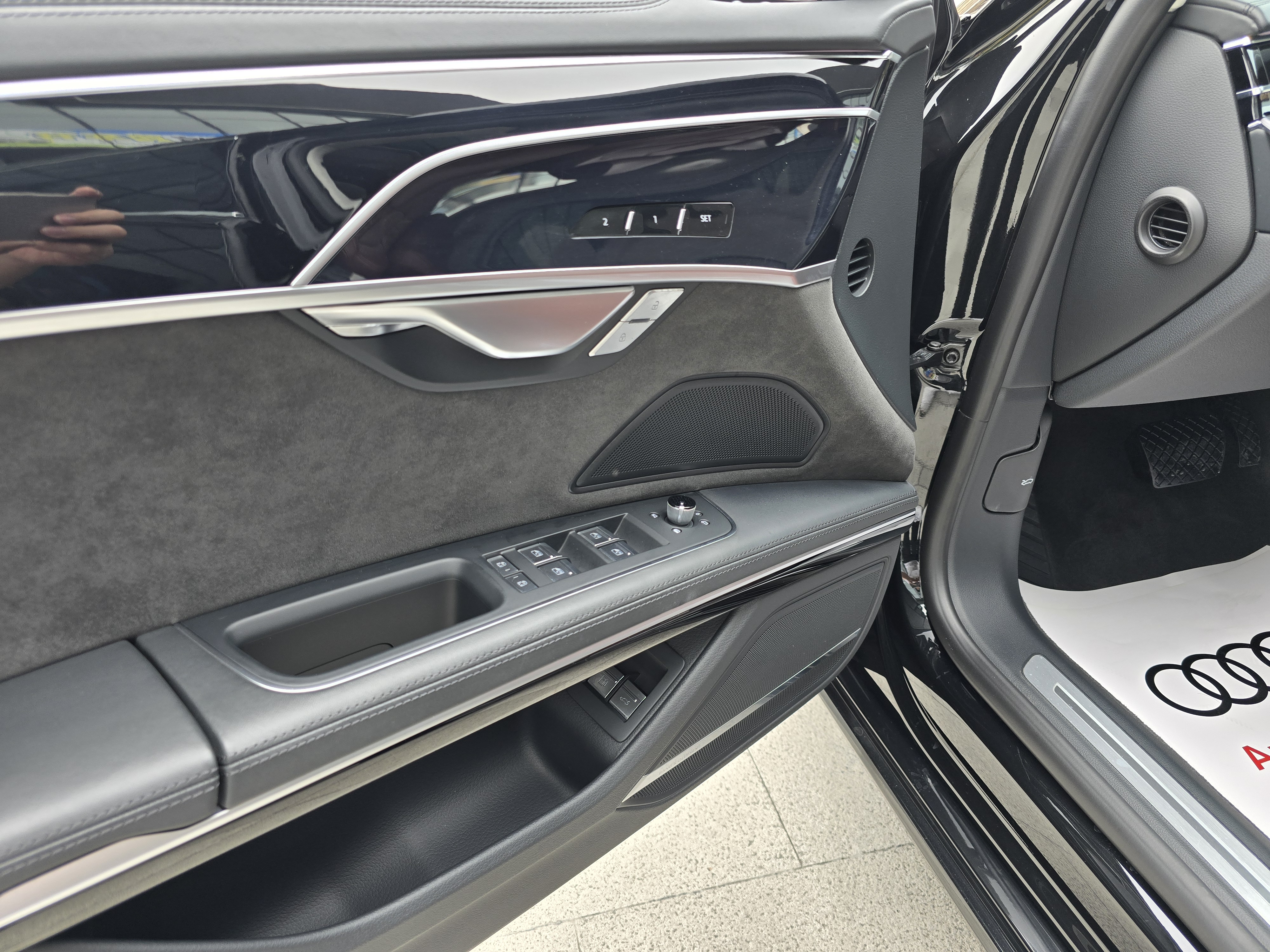 Audi A8 New Energy 2022 immagine di auto #13