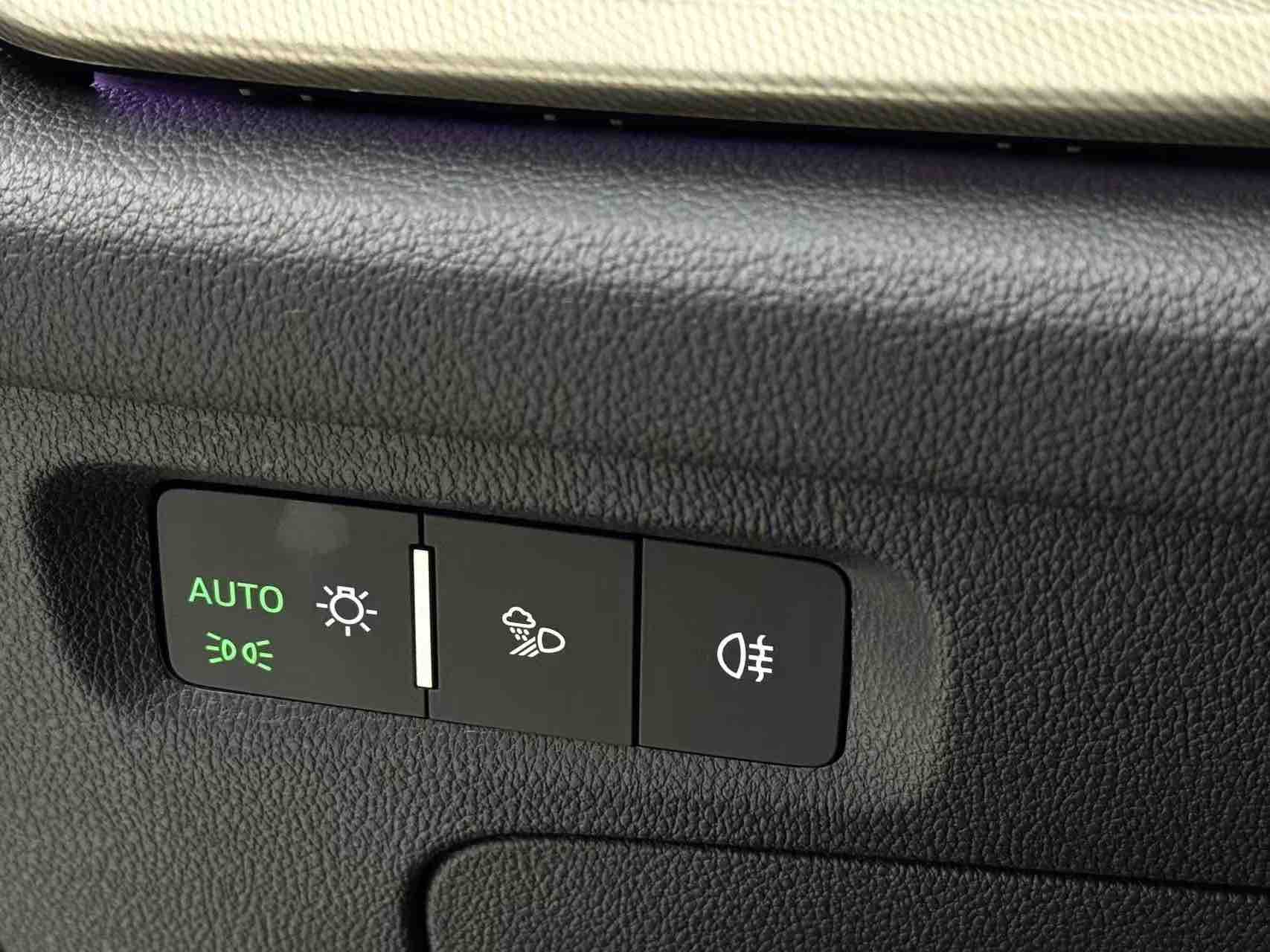 Skoda Octavia 2021 #13 Skoda Octavia 2021 car image #13