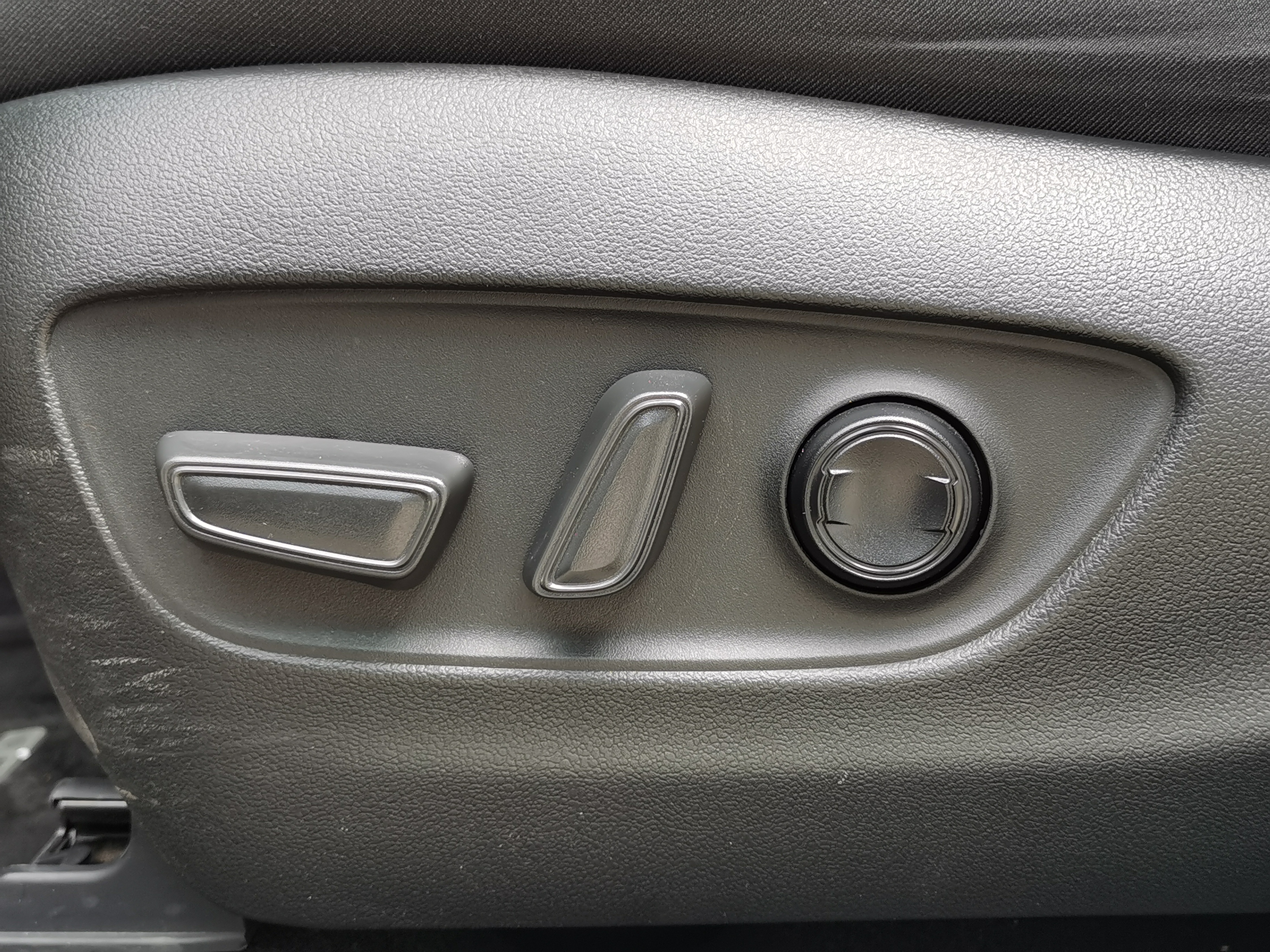 Toyota RAV4 2021 car image #13
