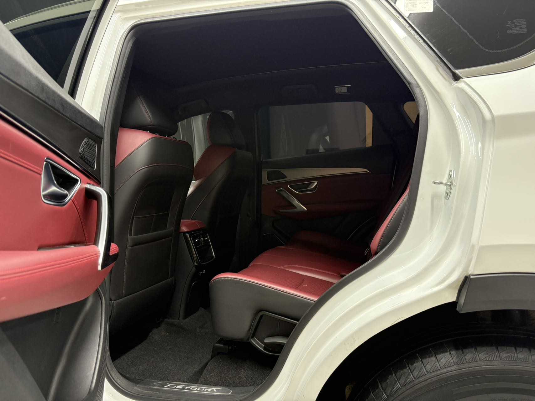 X70 PLUS 2022 car image #13