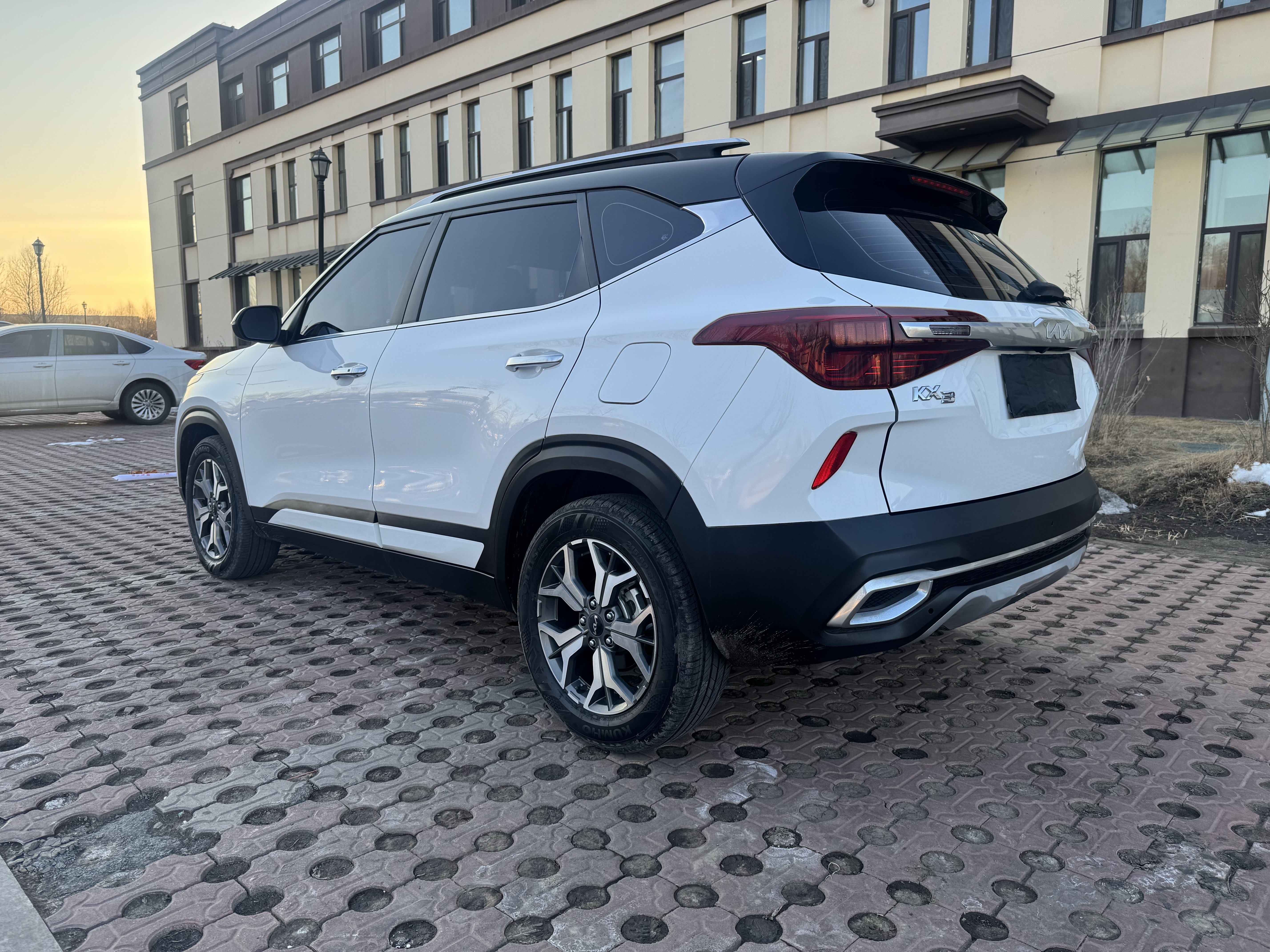 Kia Stonic 2022 изображение автомобиля #13