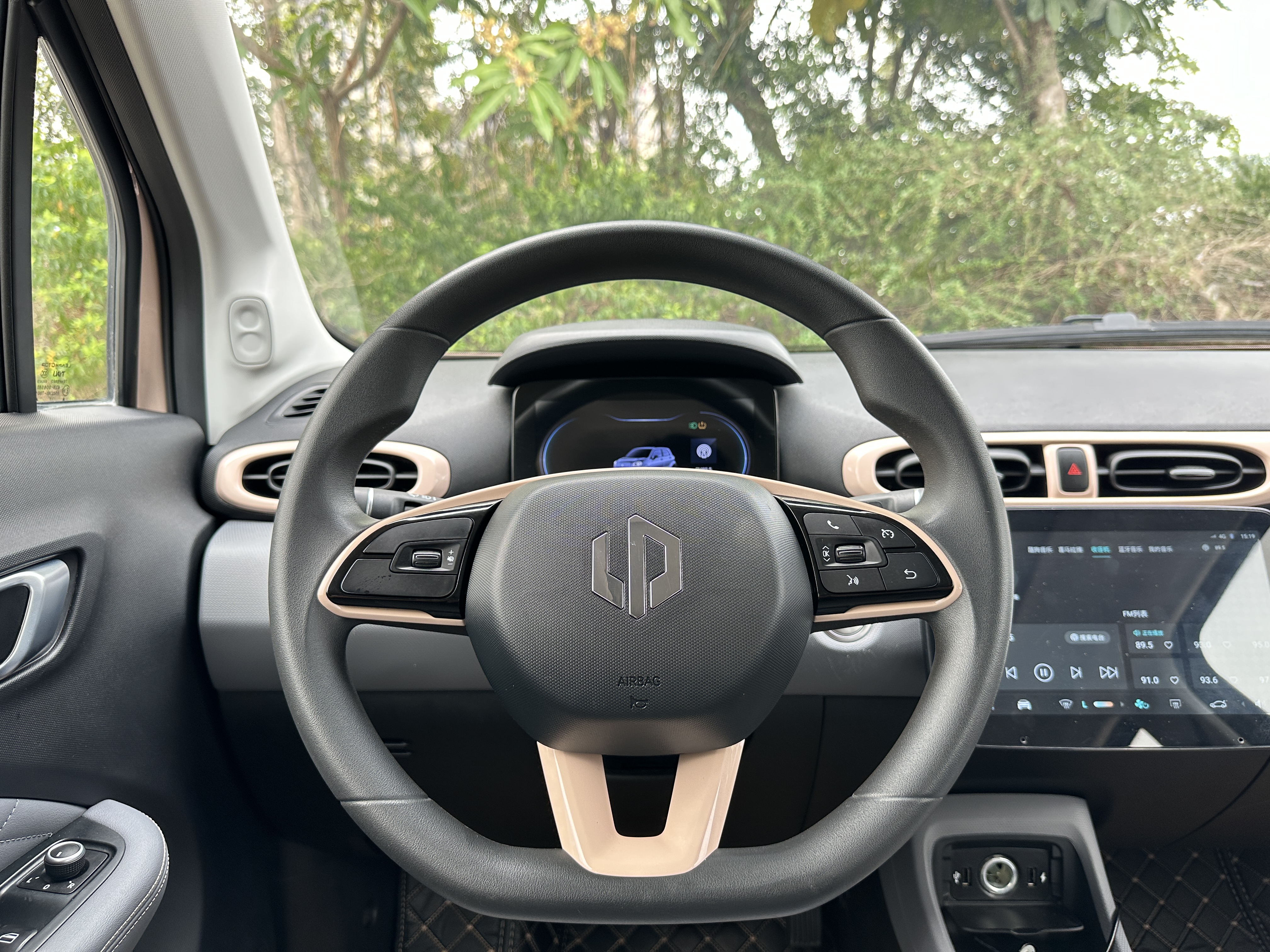 零跑汽车 零跑T03 2021 汽车图片 #13