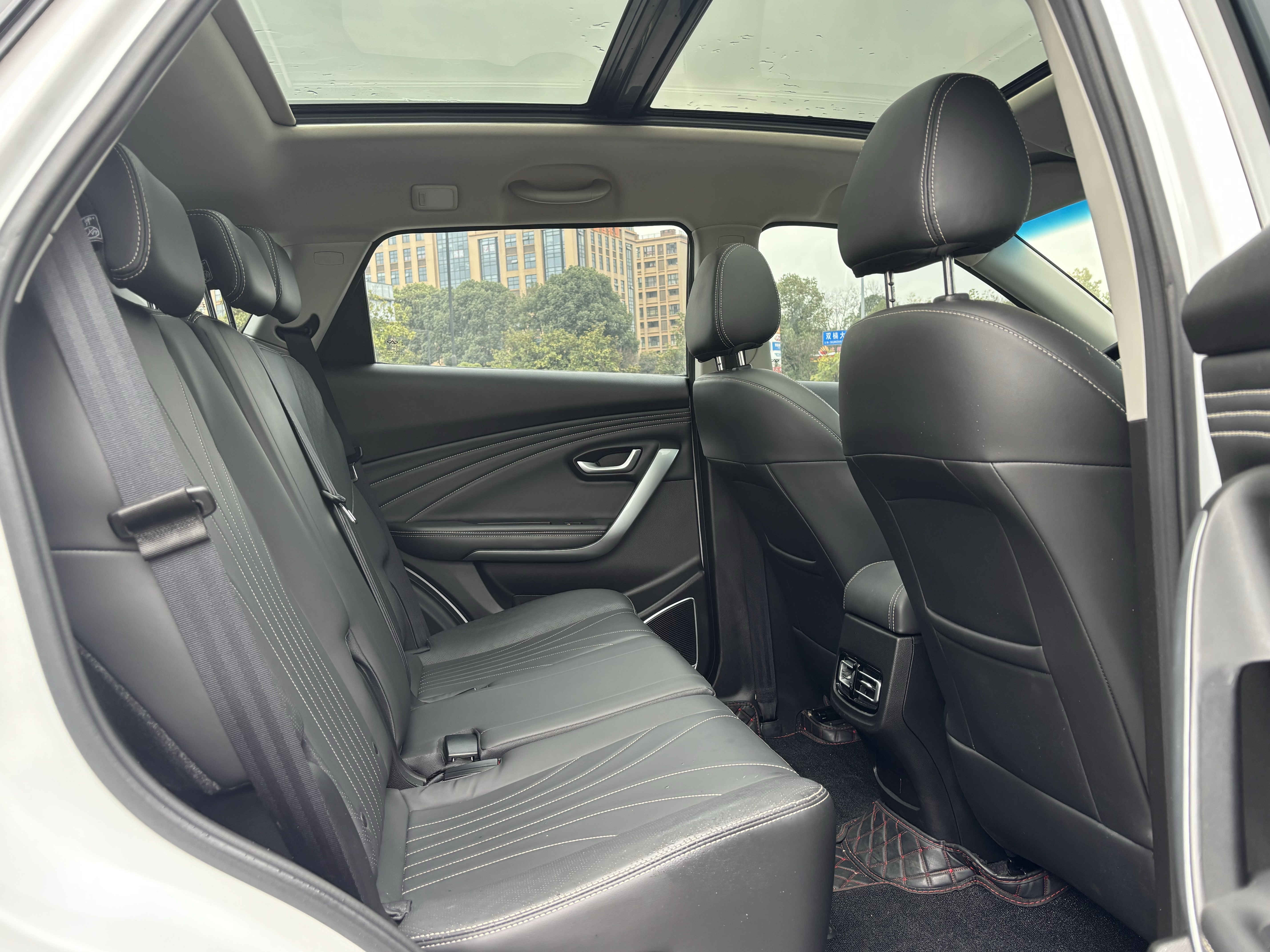 X70M 2022 #13 X70M 2022 car image #13