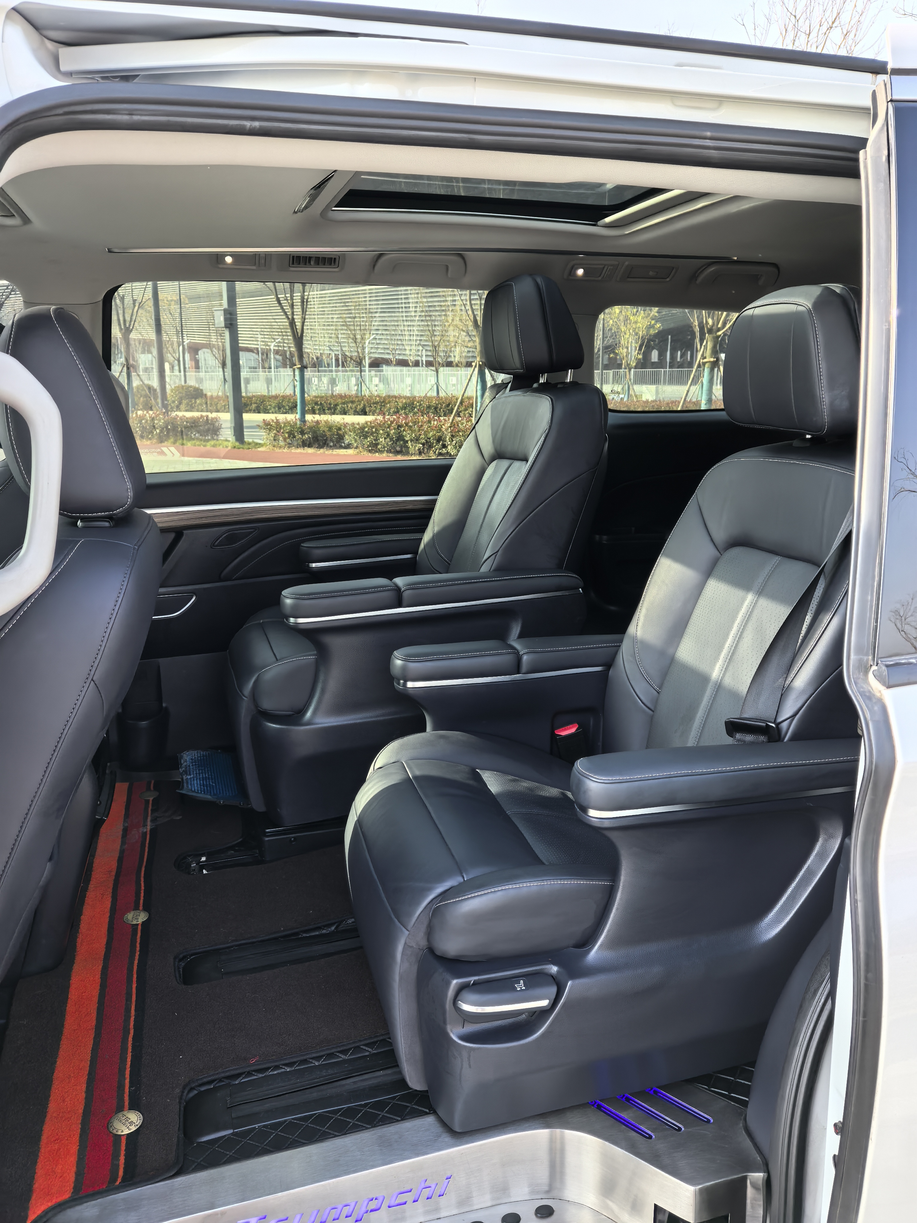 GAC Trumpchi M8 2022 #13 GAC Trumpchi M8 2022 car image #13