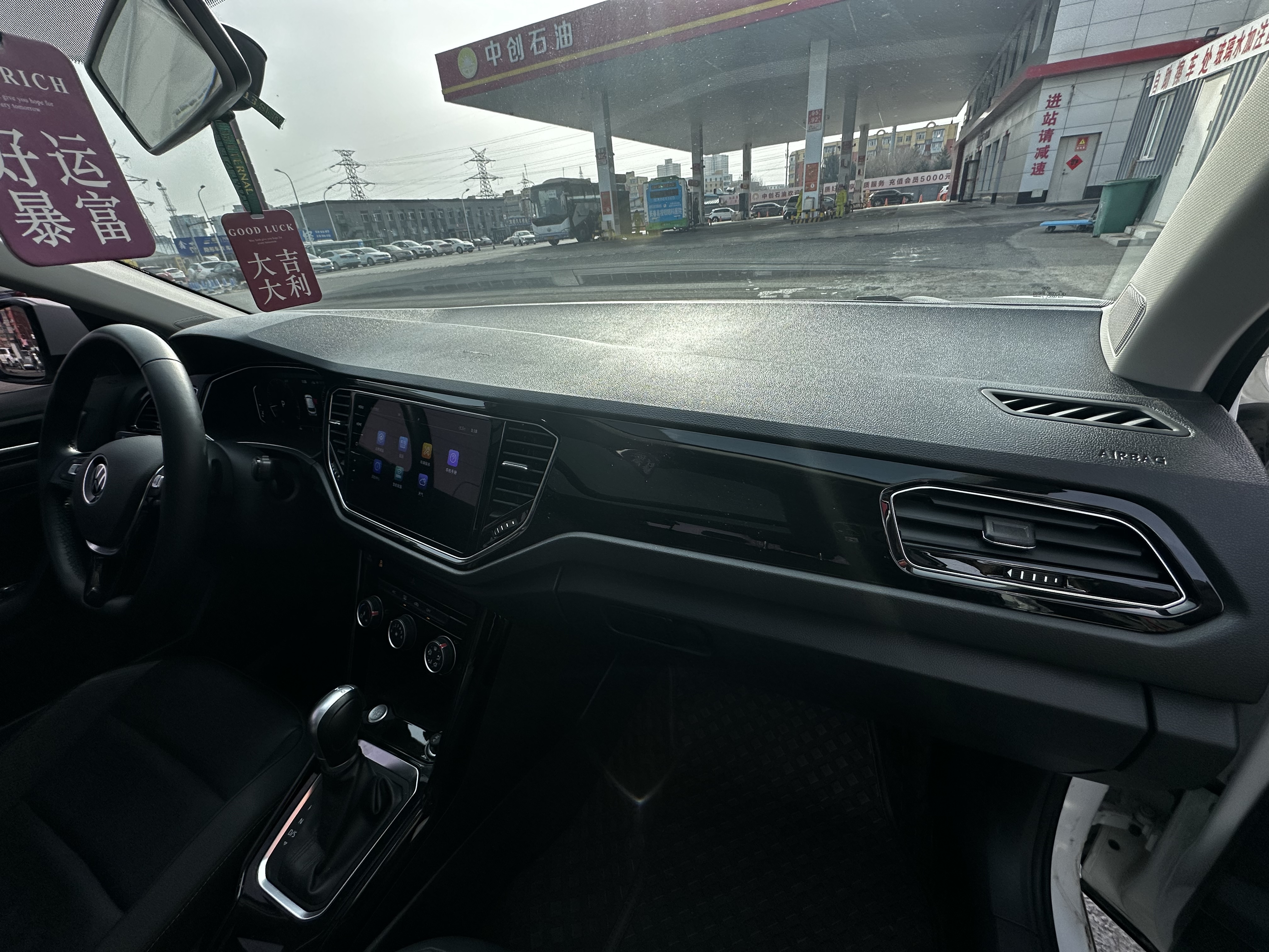 Volkswagen T-Roc 2022 car image #13