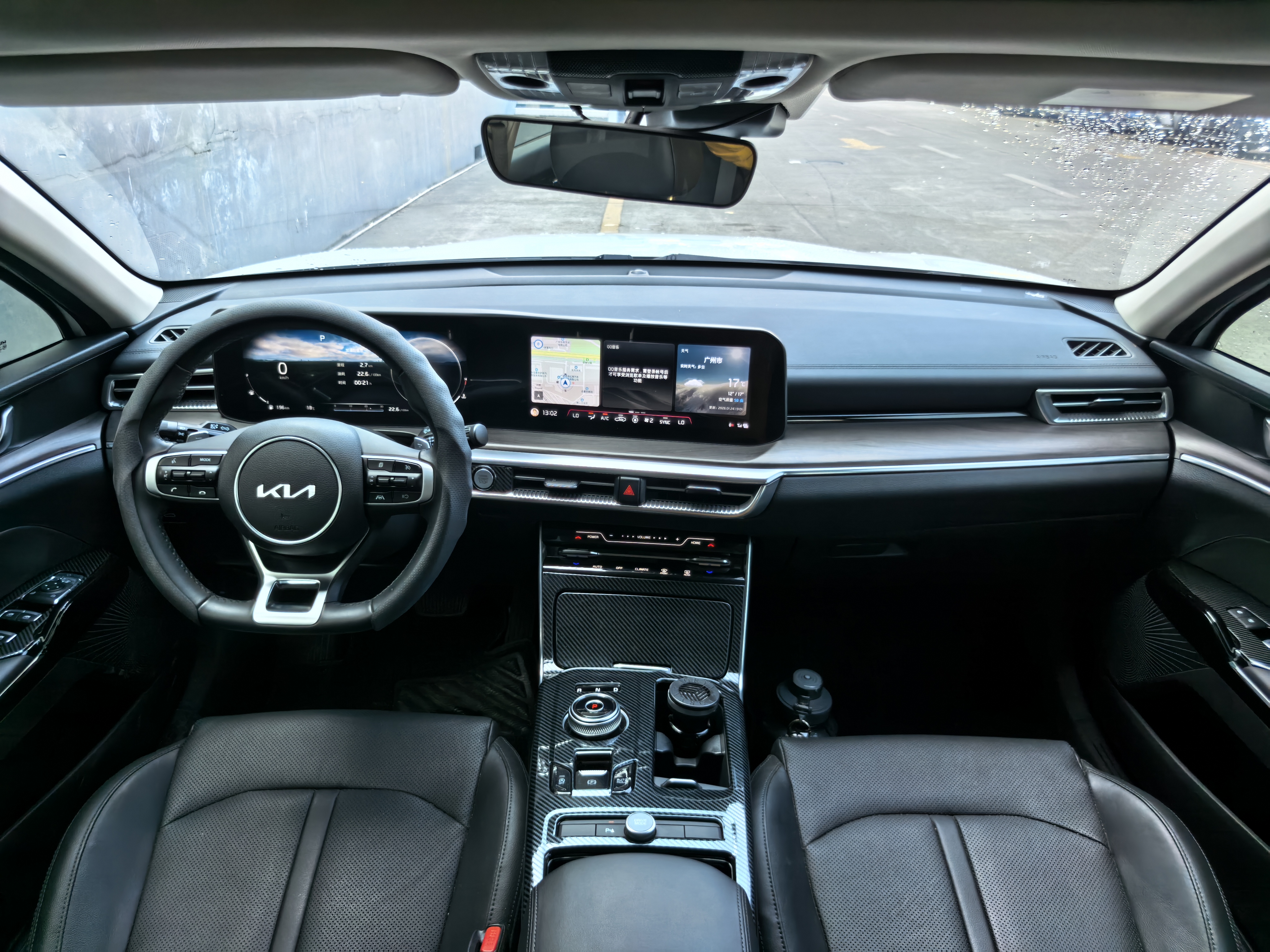 Kia K5 2025 car image #13