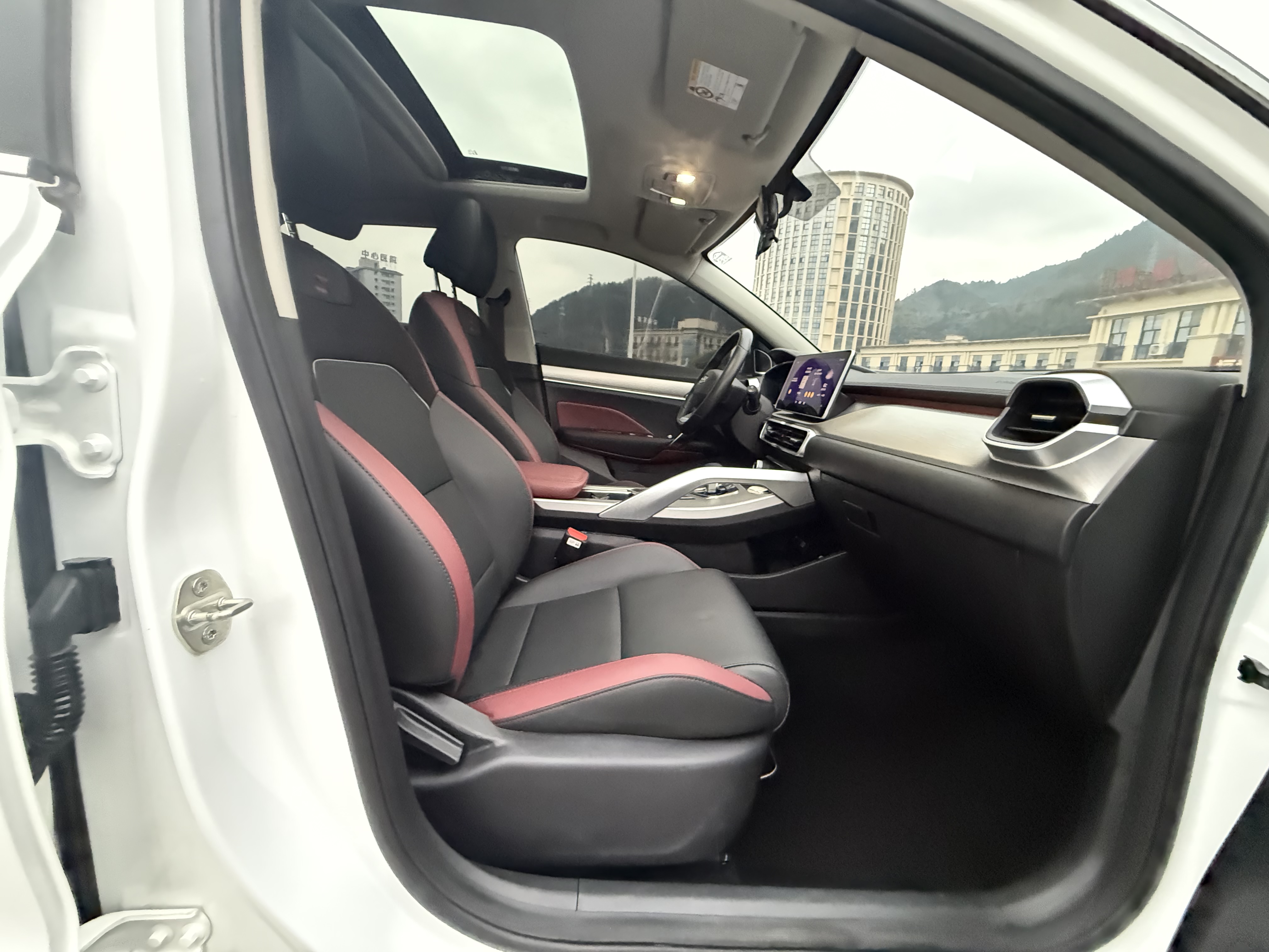 GEELY Coolray 2022 #13 GEELY Coolray 2022 car image #13