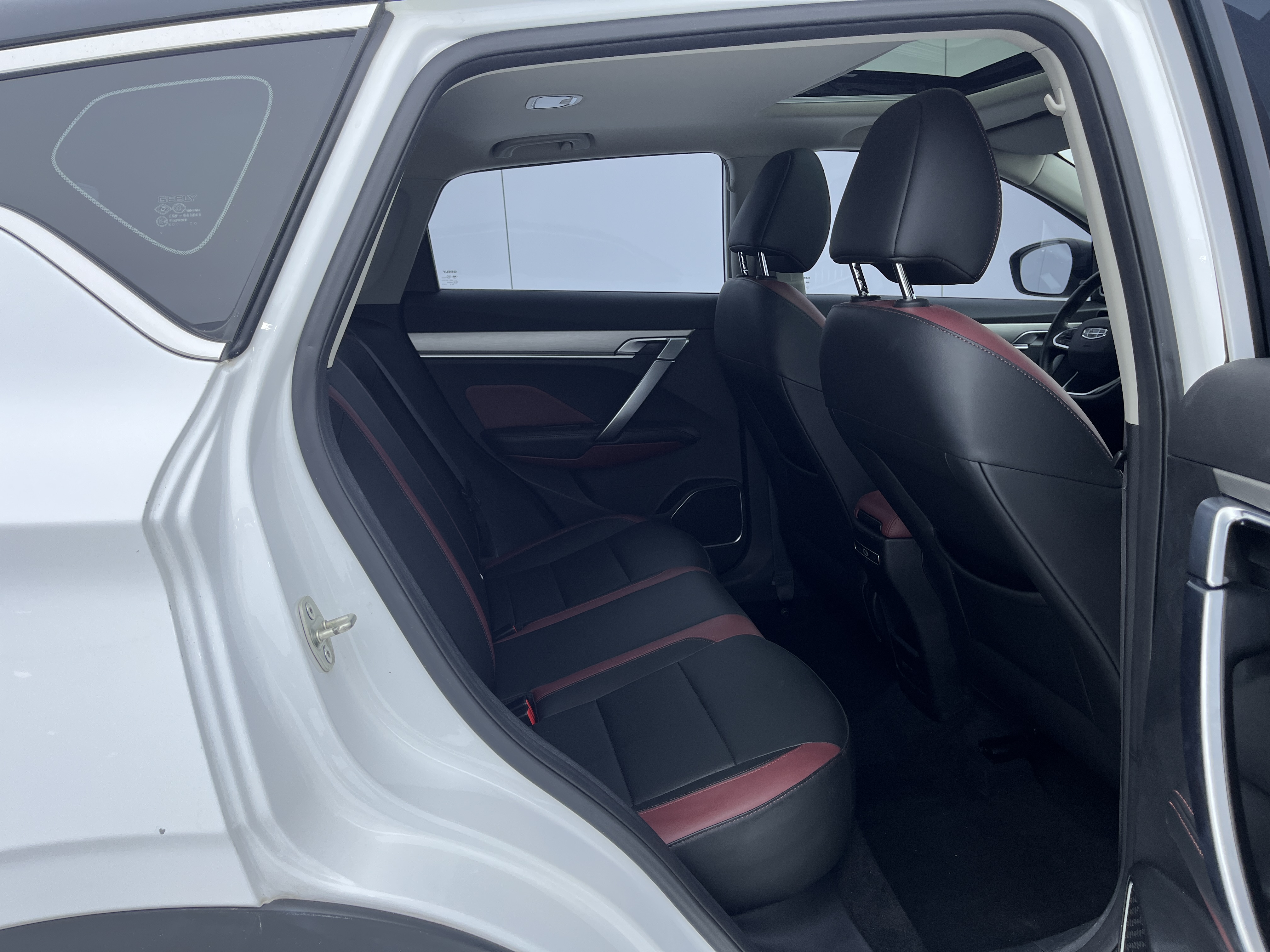 GEELY Coolray 2022 #13 GEELY Coolray 2022 car image #13