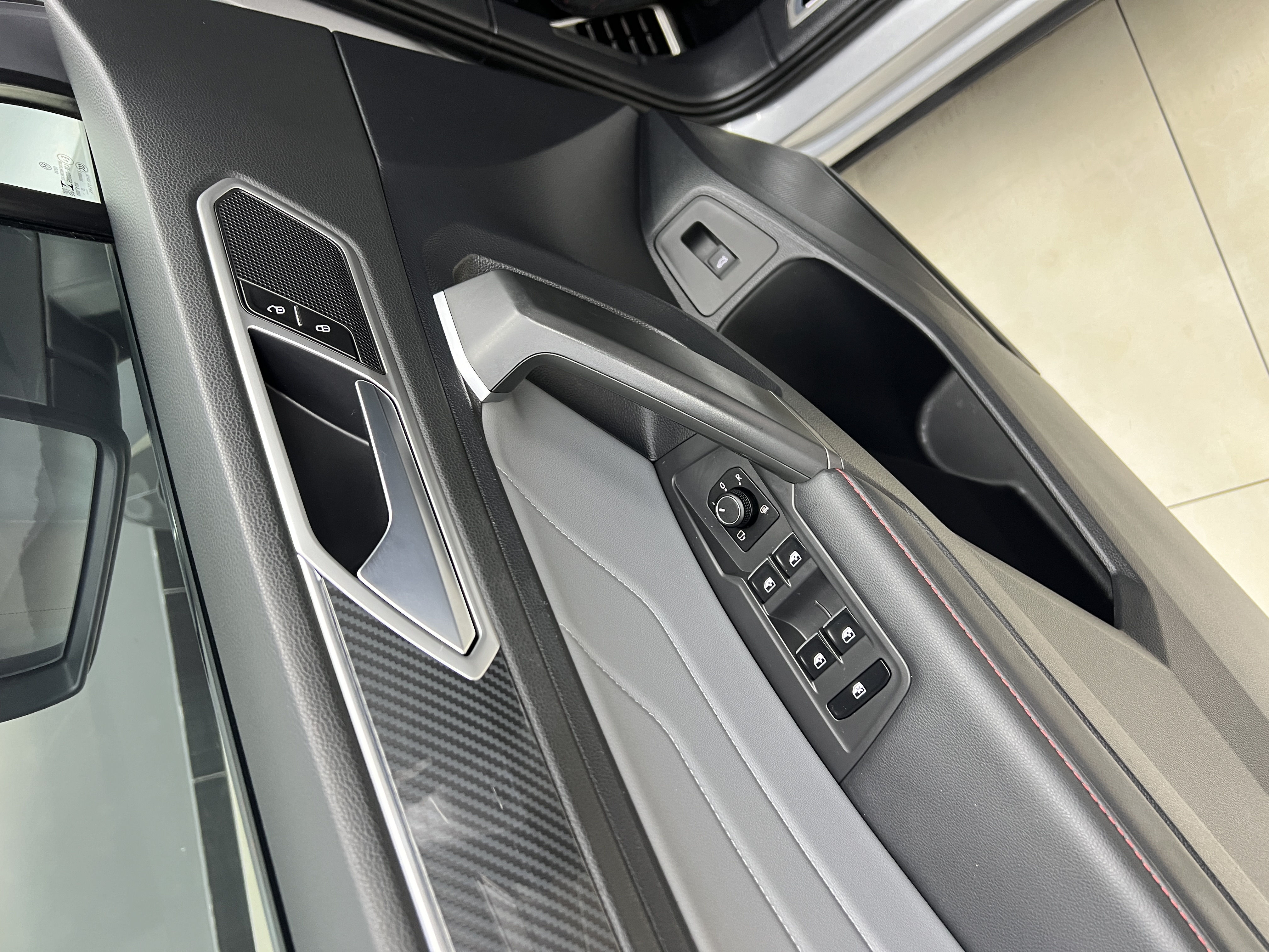 Volkswagen Tiguan X 2021 car image #13