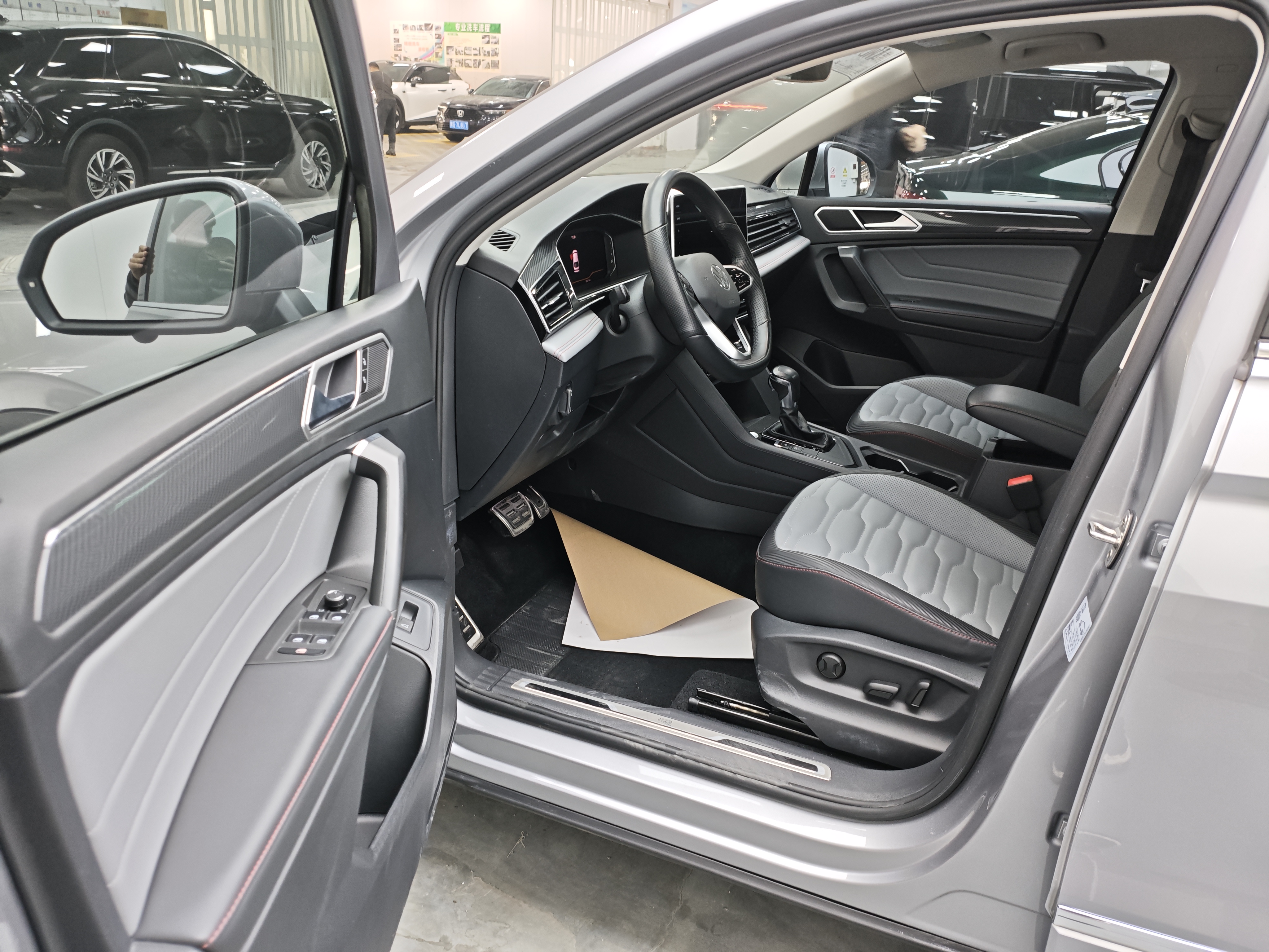 Volkswagen Tiguan X 2022 car image #13