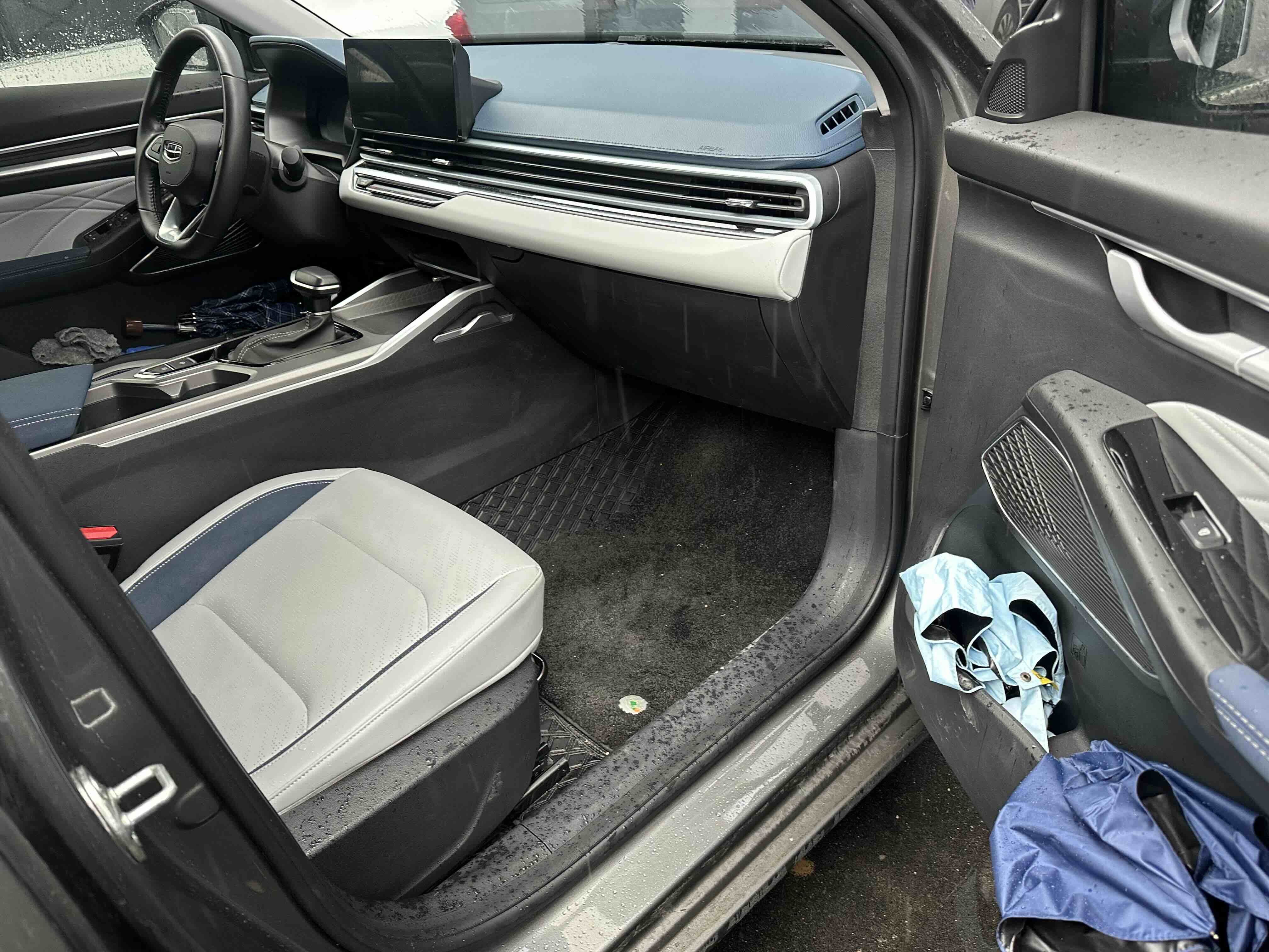 GEELY Emgrand 2022 car image #13