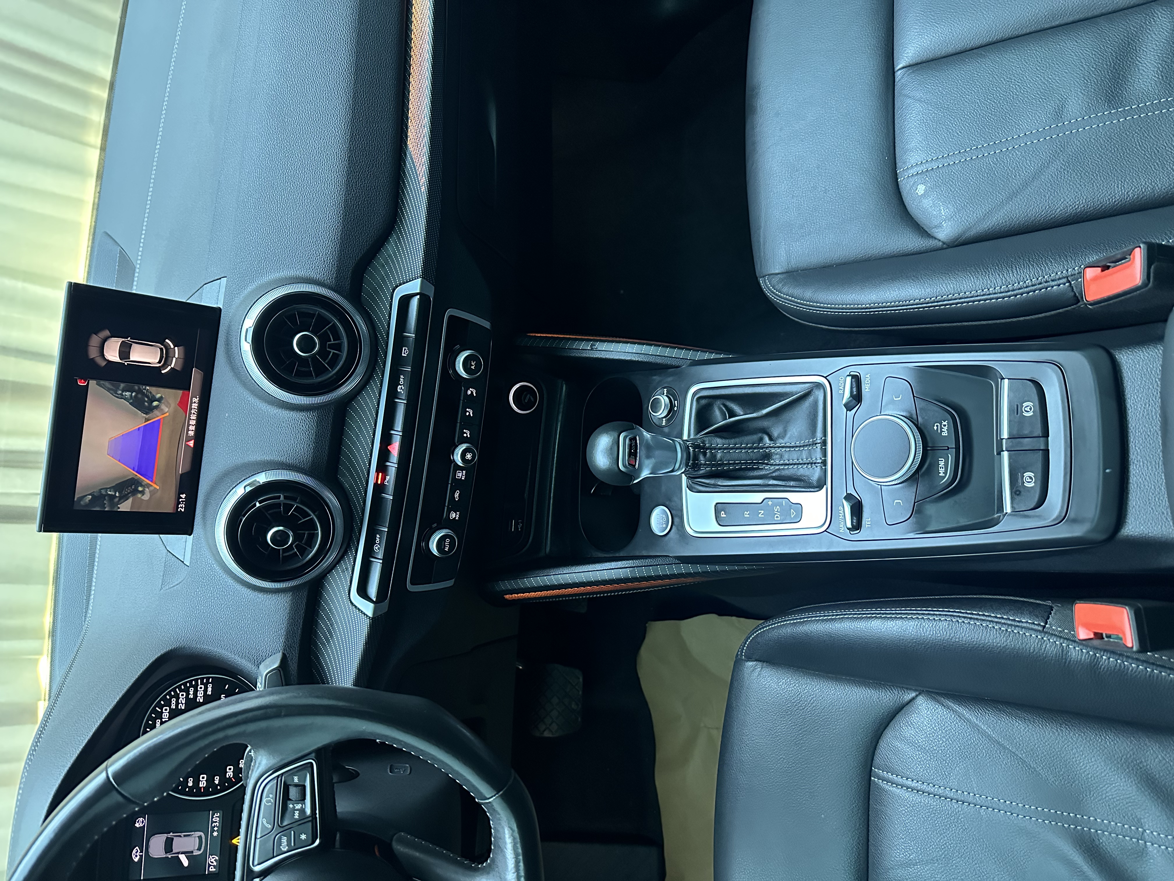 Audi Q2L 2021 car image #13