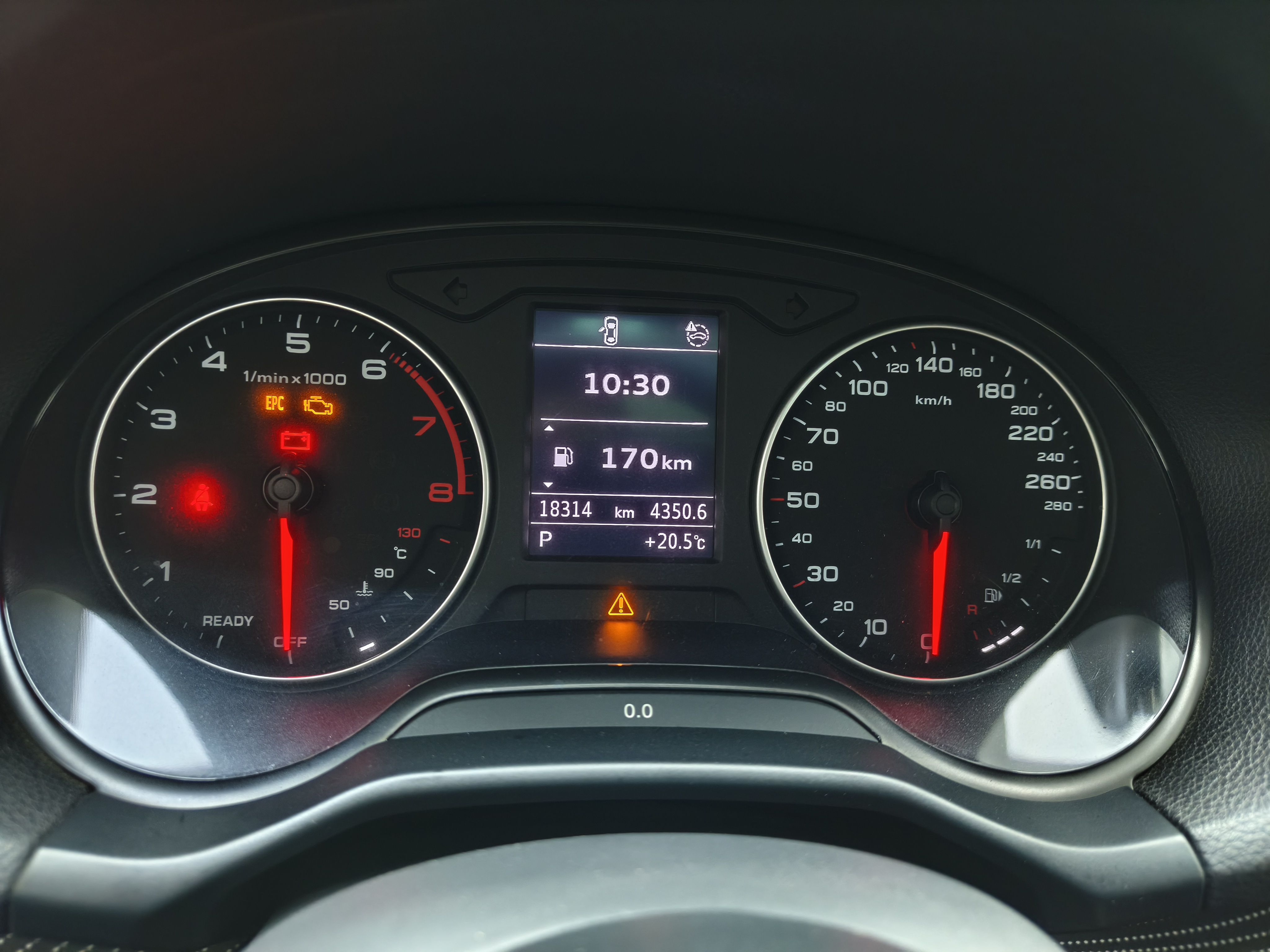 Audi Q2L 2022 car image #13