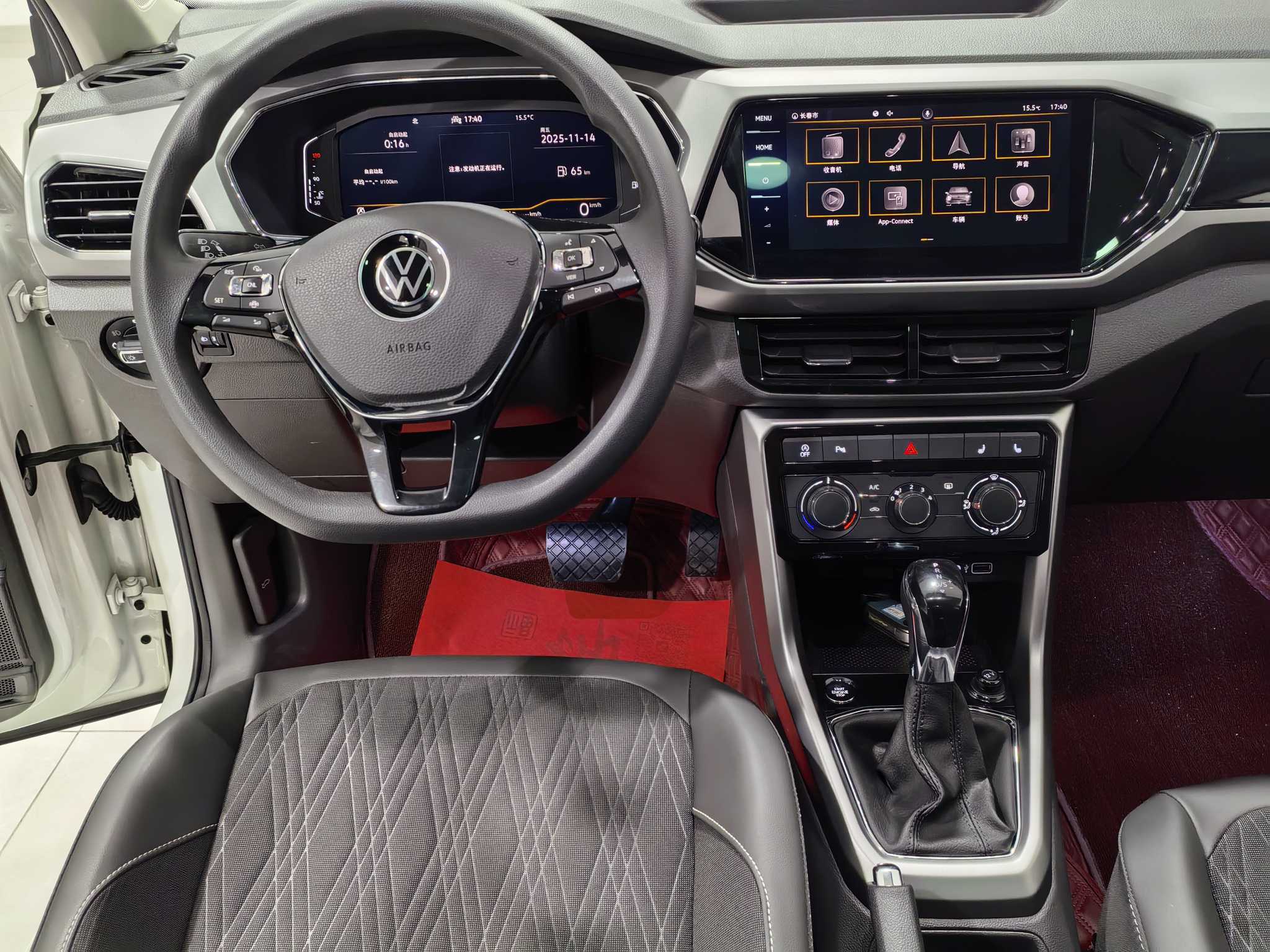 Volkswagen T-Cross 2022 car image #13
