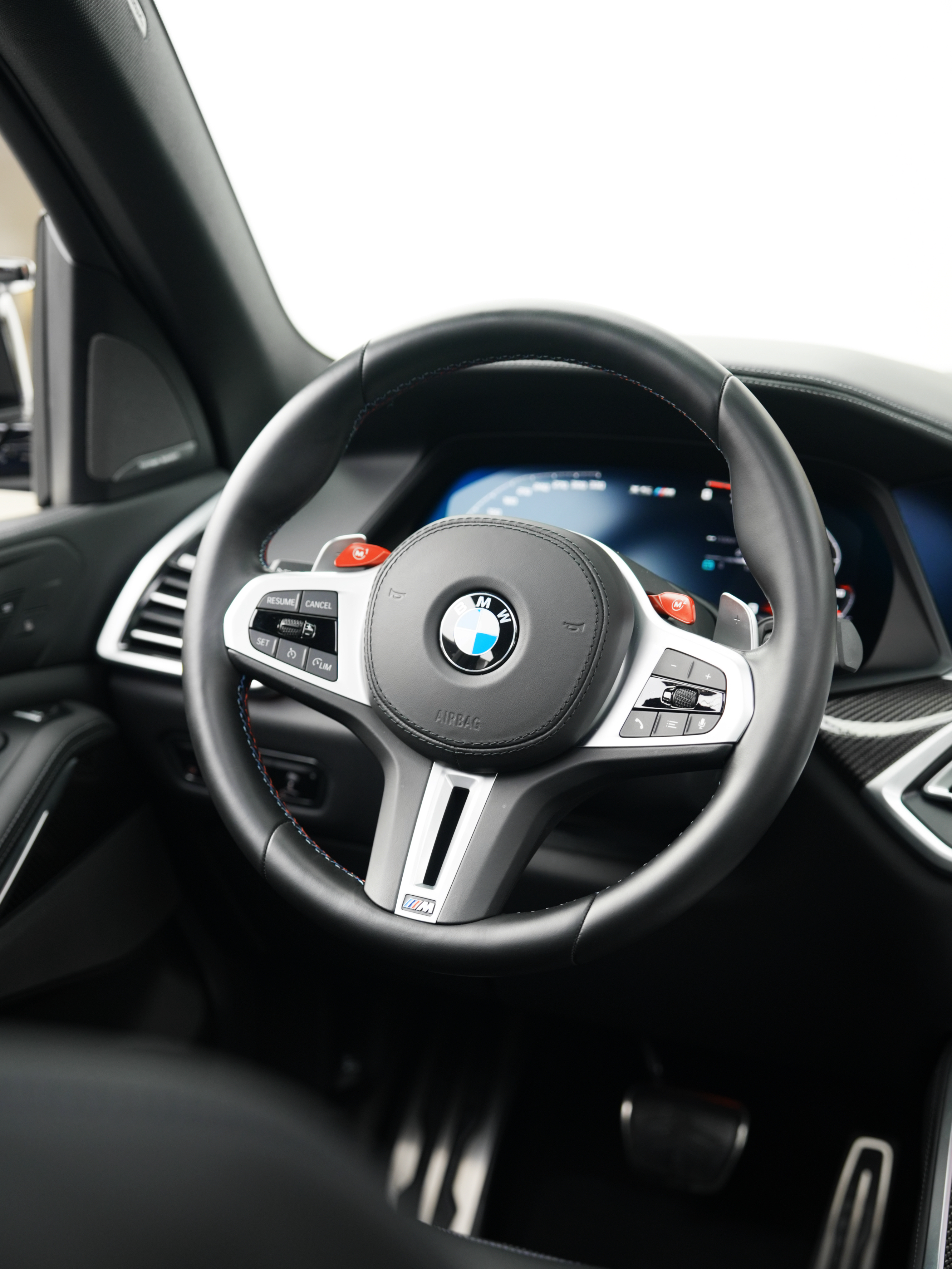 BMW X5 M 2023 immagine di auto #13