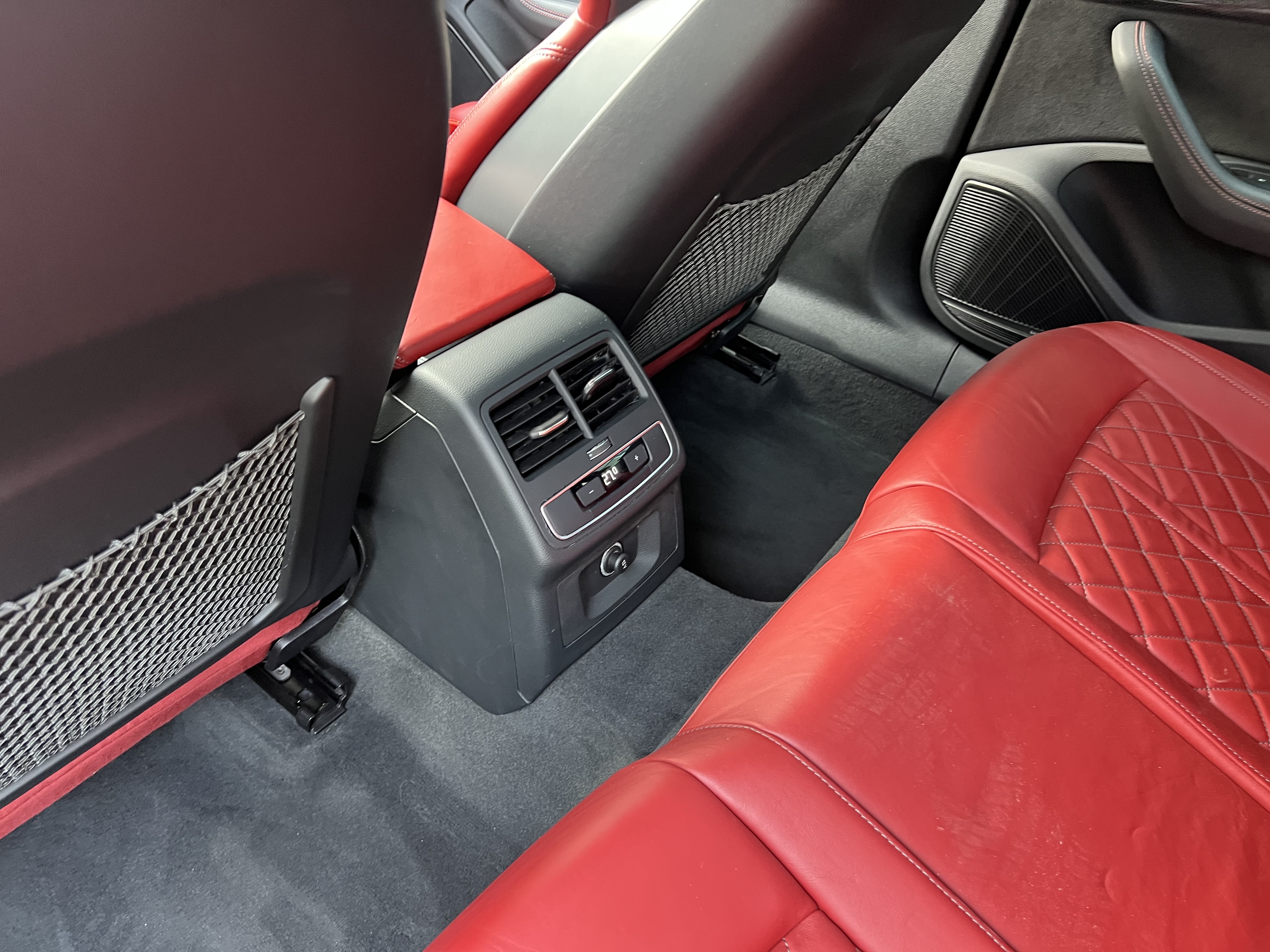 Audi S4 2023 صورة سيارة #13