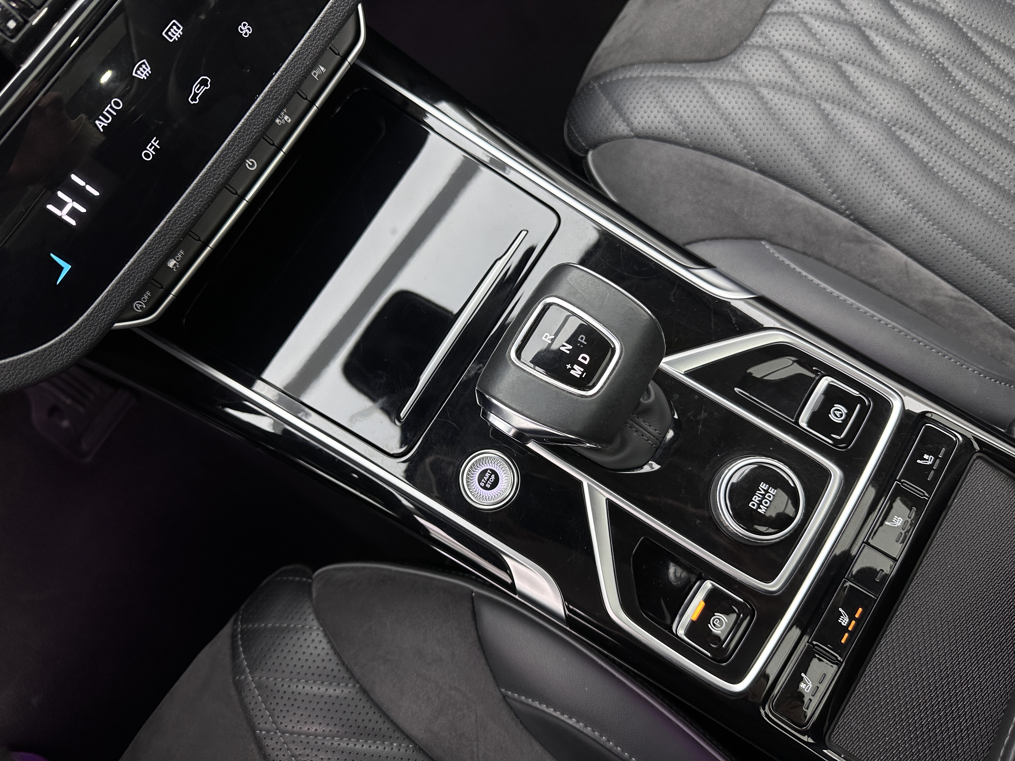 HongQi HS5 2023 car image #13