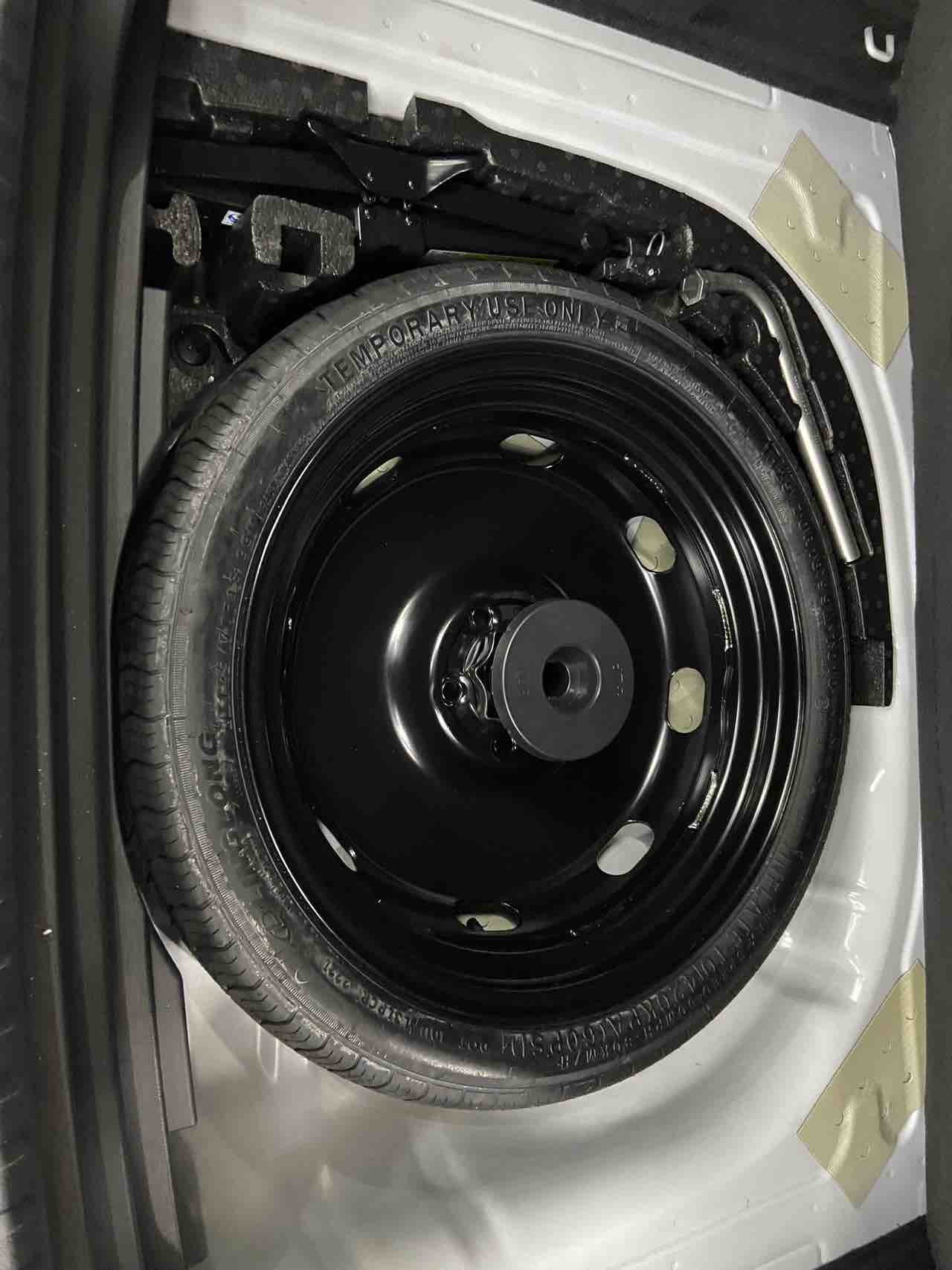 Skoda Karoq 2022 car image #13